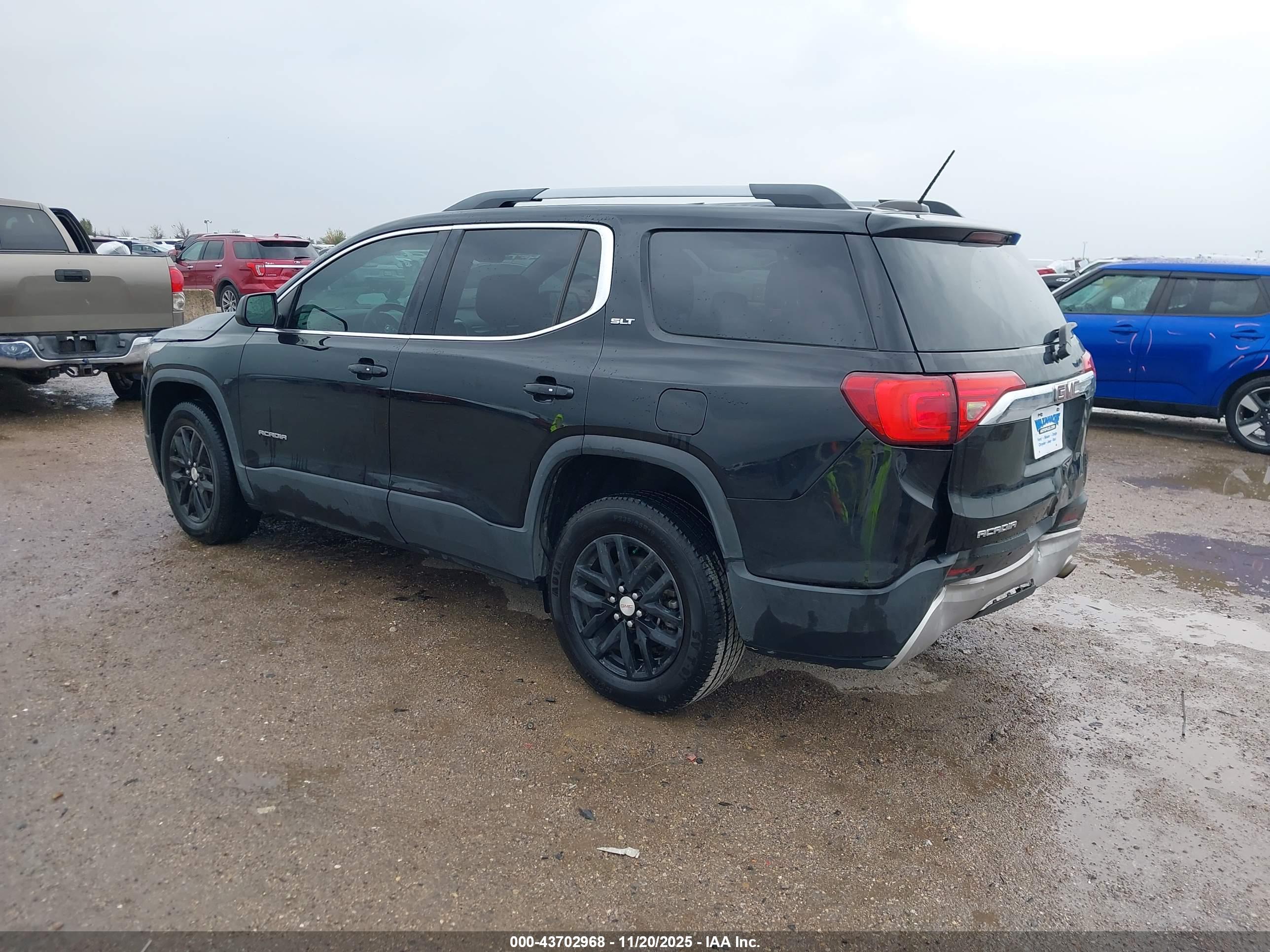 GMC ACADIA image 3