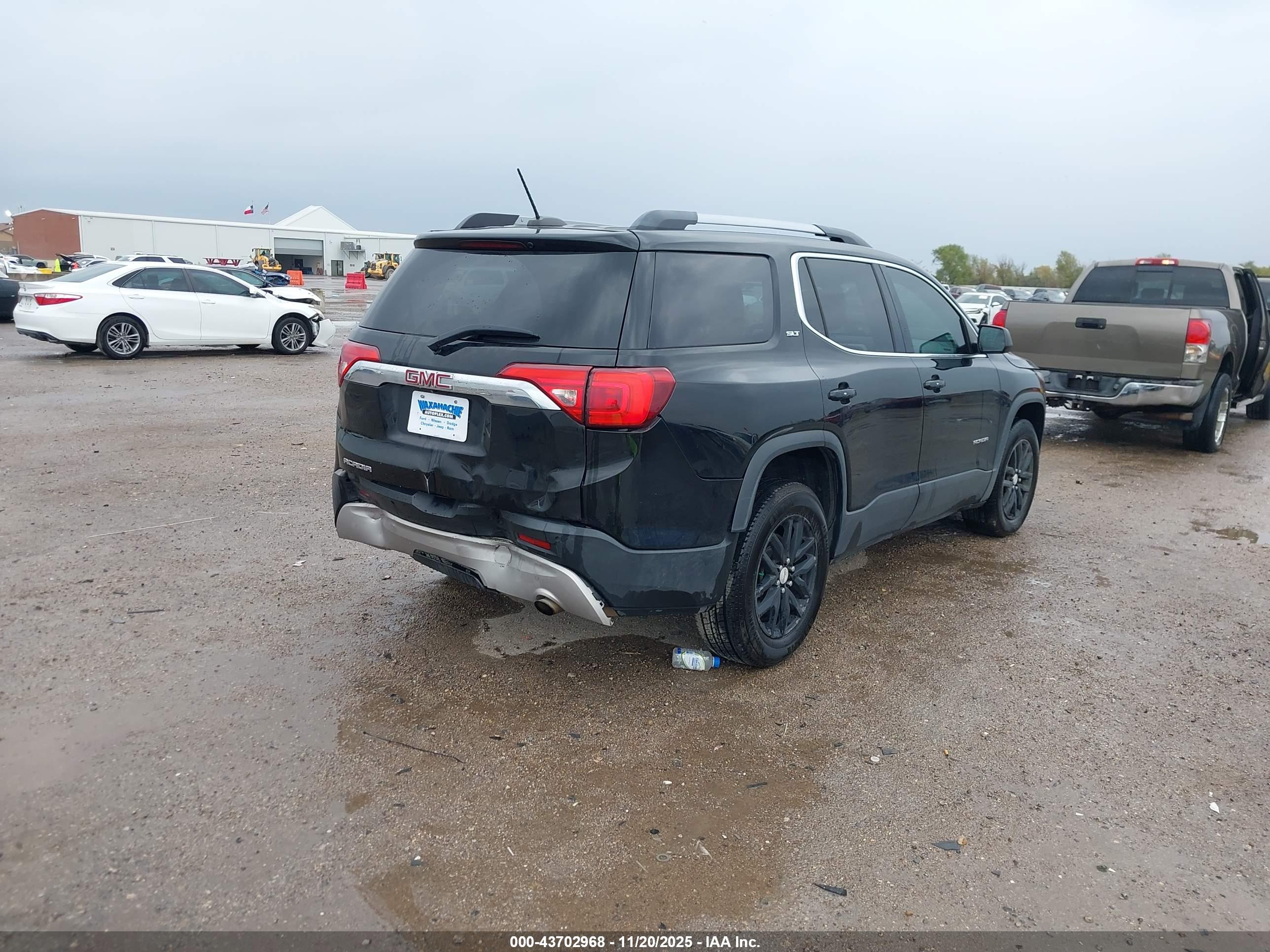 GMC ACADIA image 4