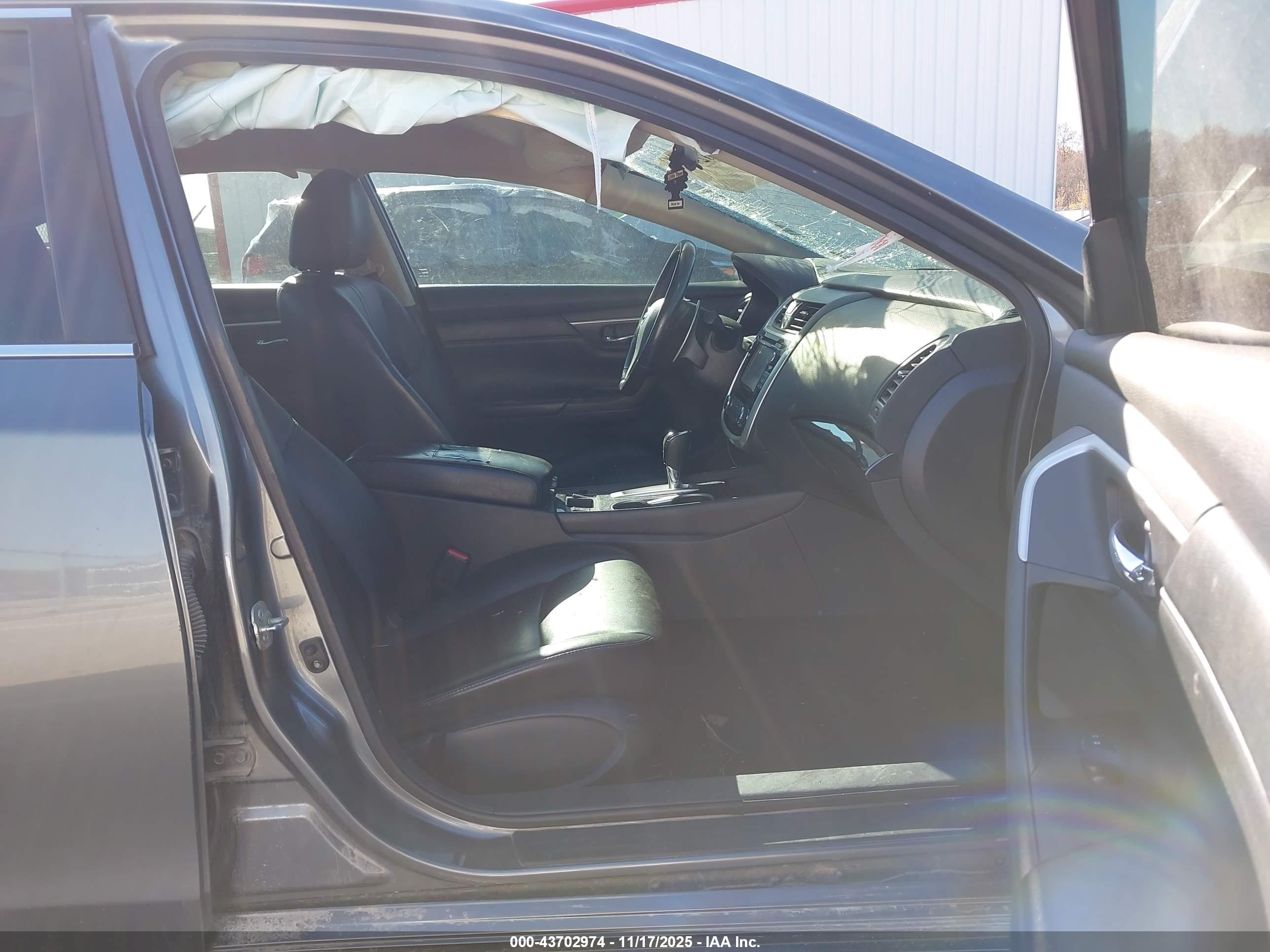 NISSAN ALTIMA image 5