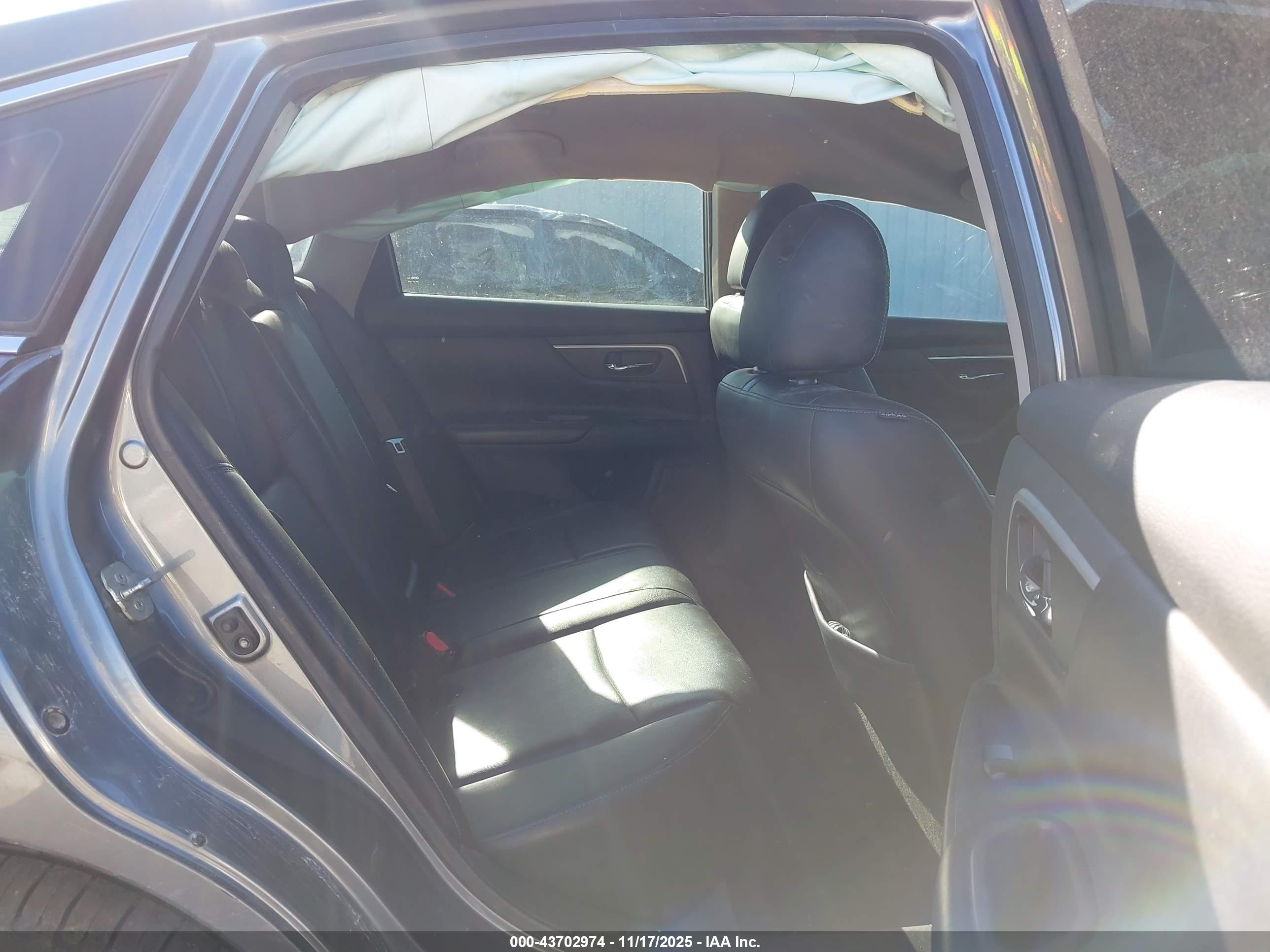NISSAN ALTIMA image 8