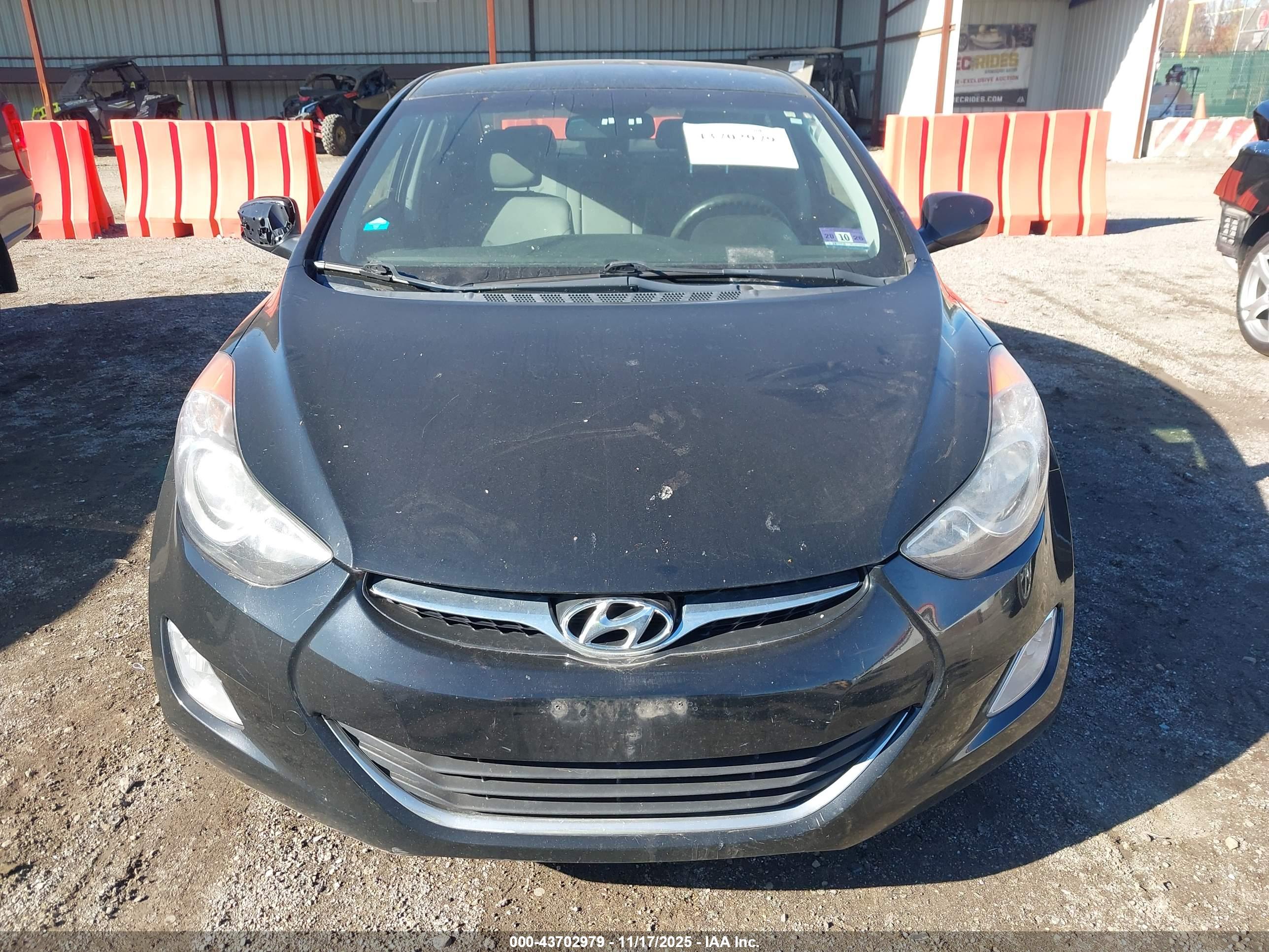 HYUNDAI ELANTRA image 6
