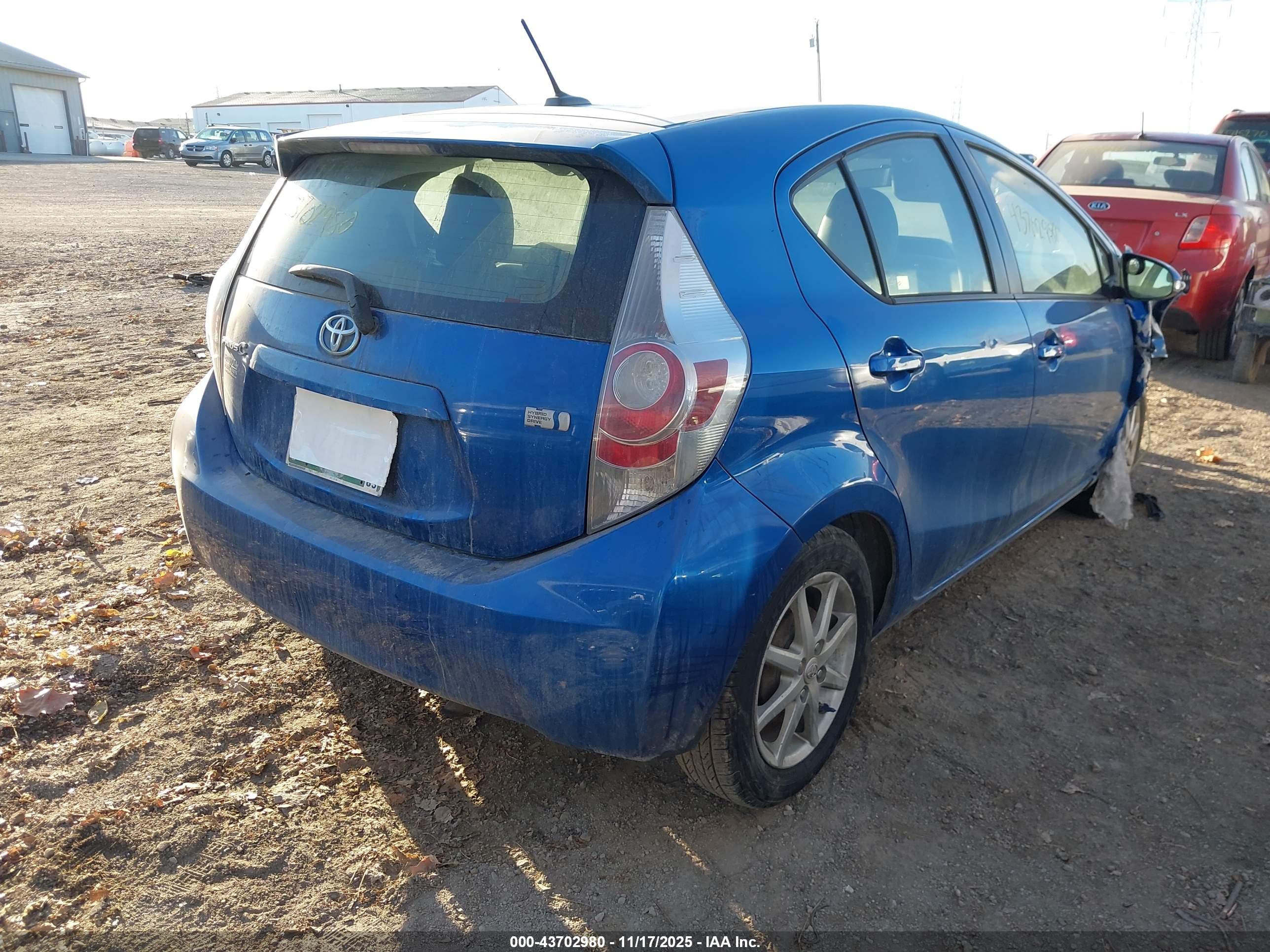 TOYOTA PRIUS image 4