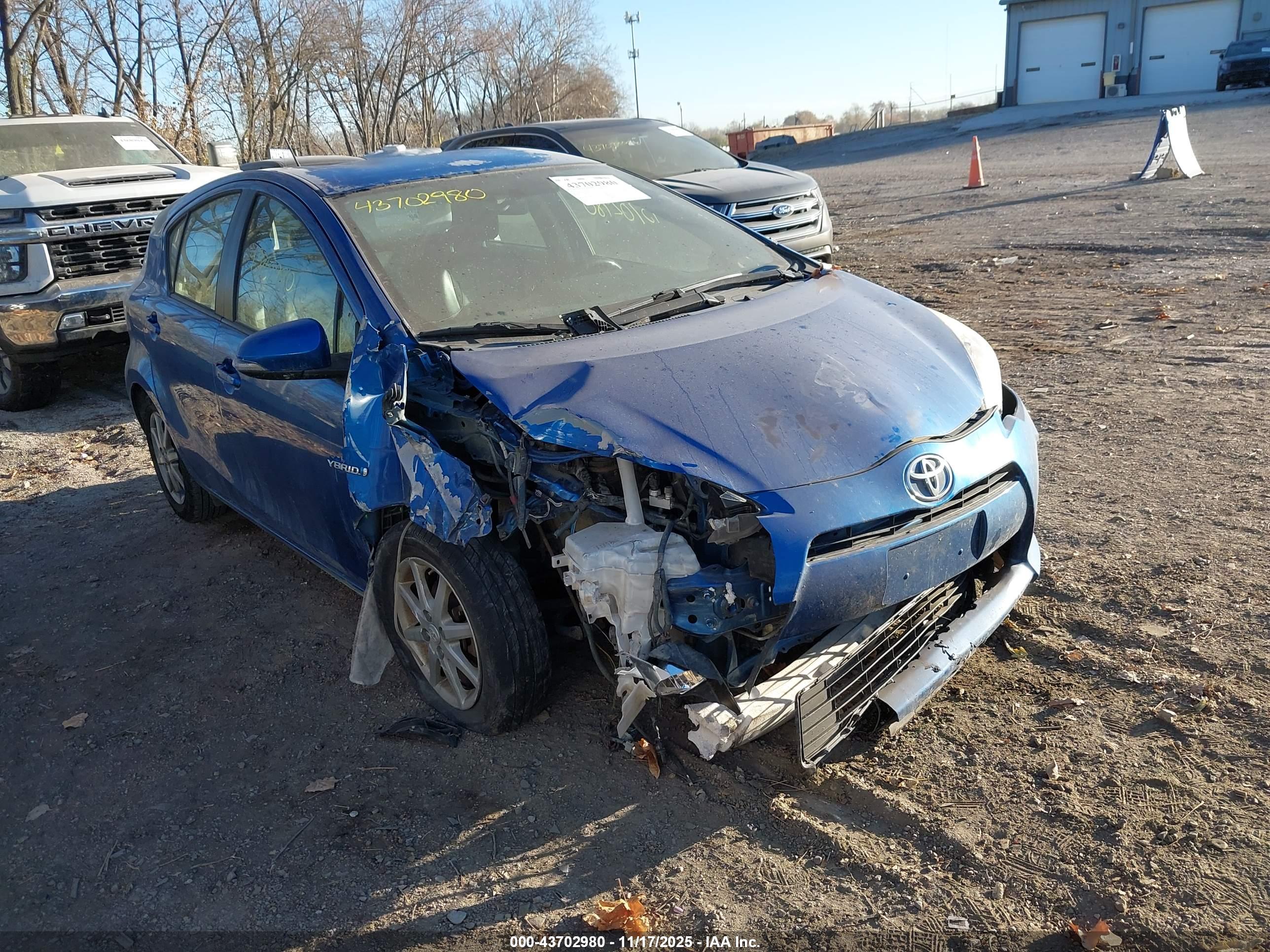 TOYOTA PRIUS image 6