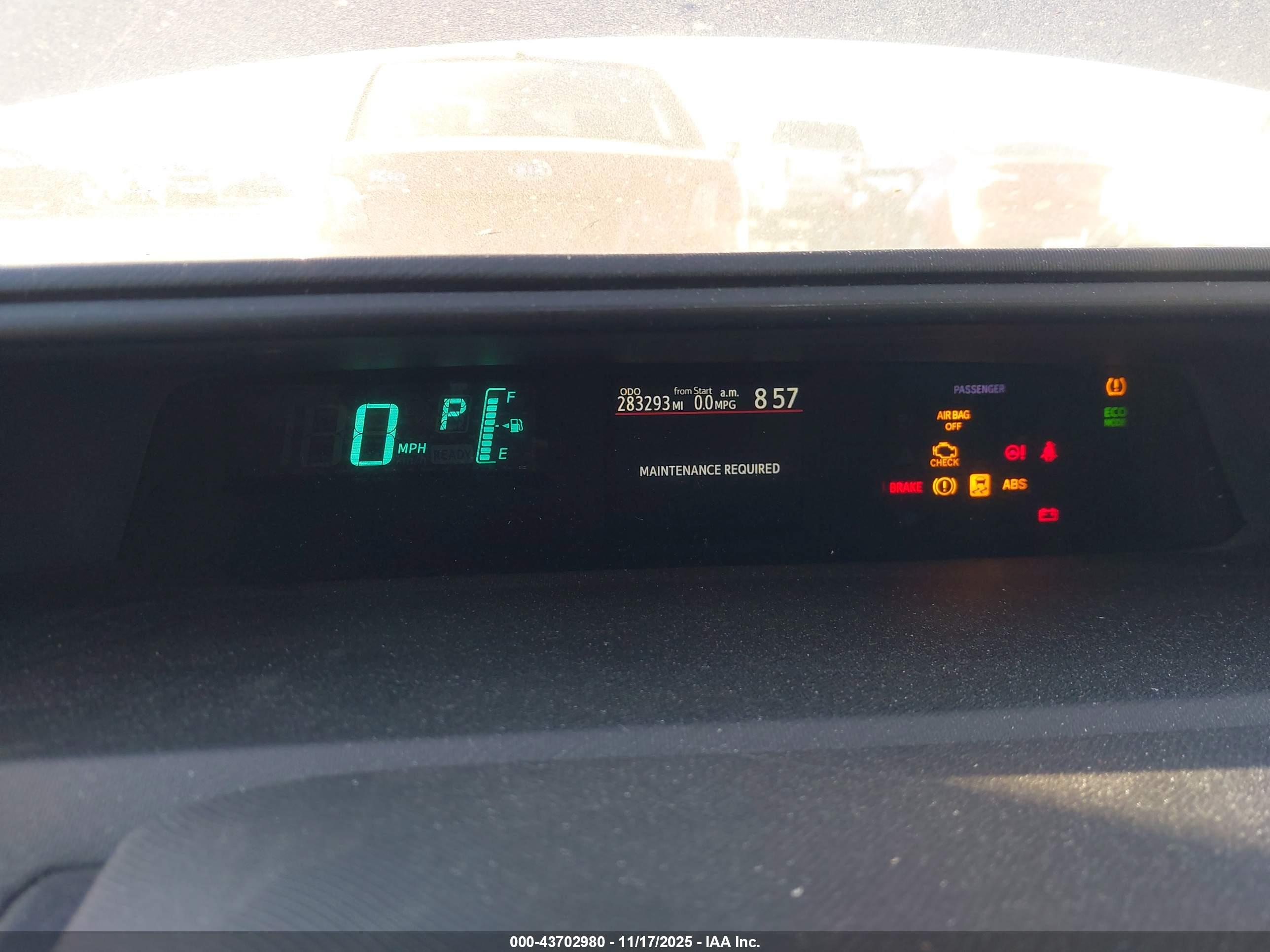 TOYOTA PRIUS image 7