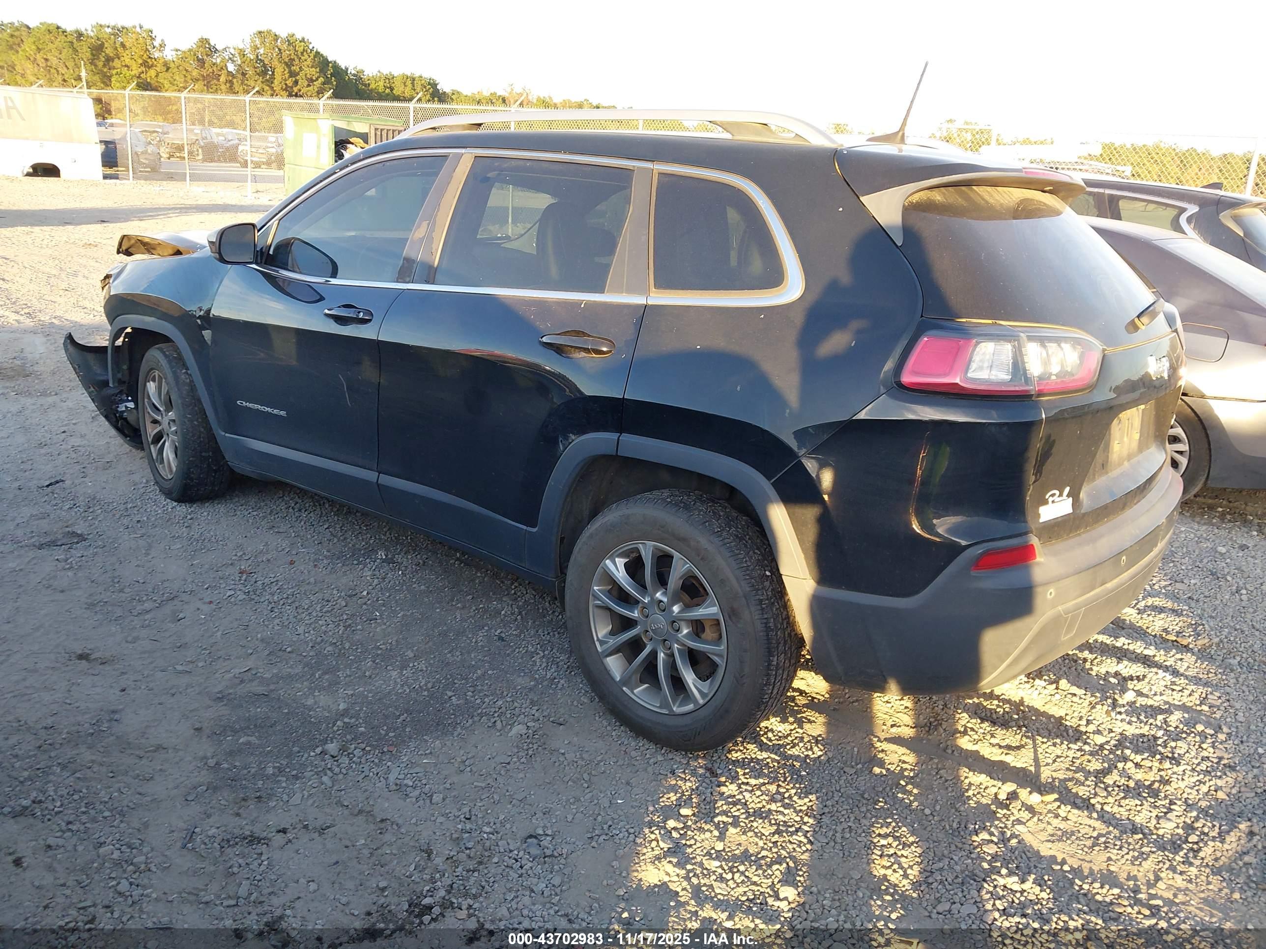 JEEP CHEROKEE image 3