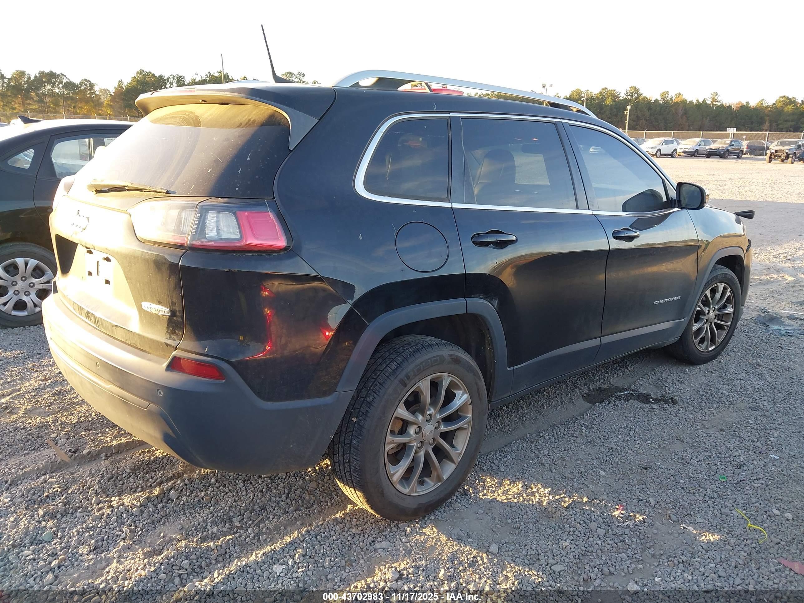 JEEP CHEROKEE image 4