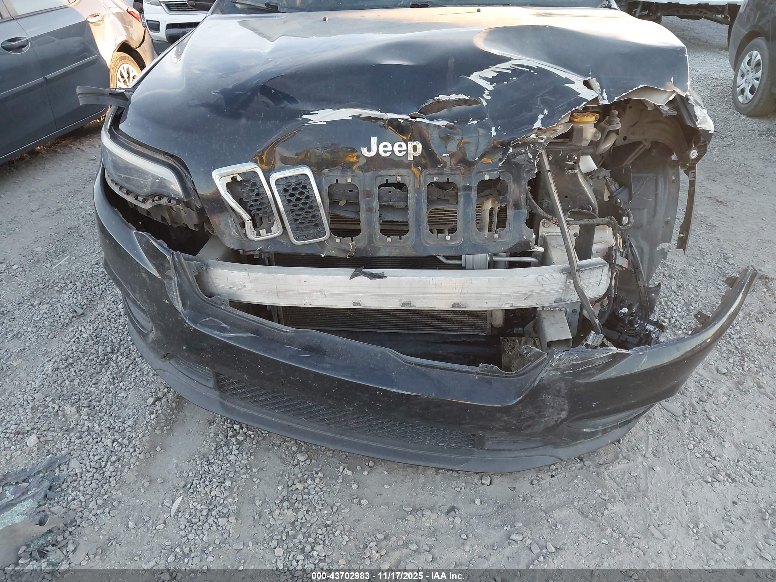 JEEP CHEROKEE image 6