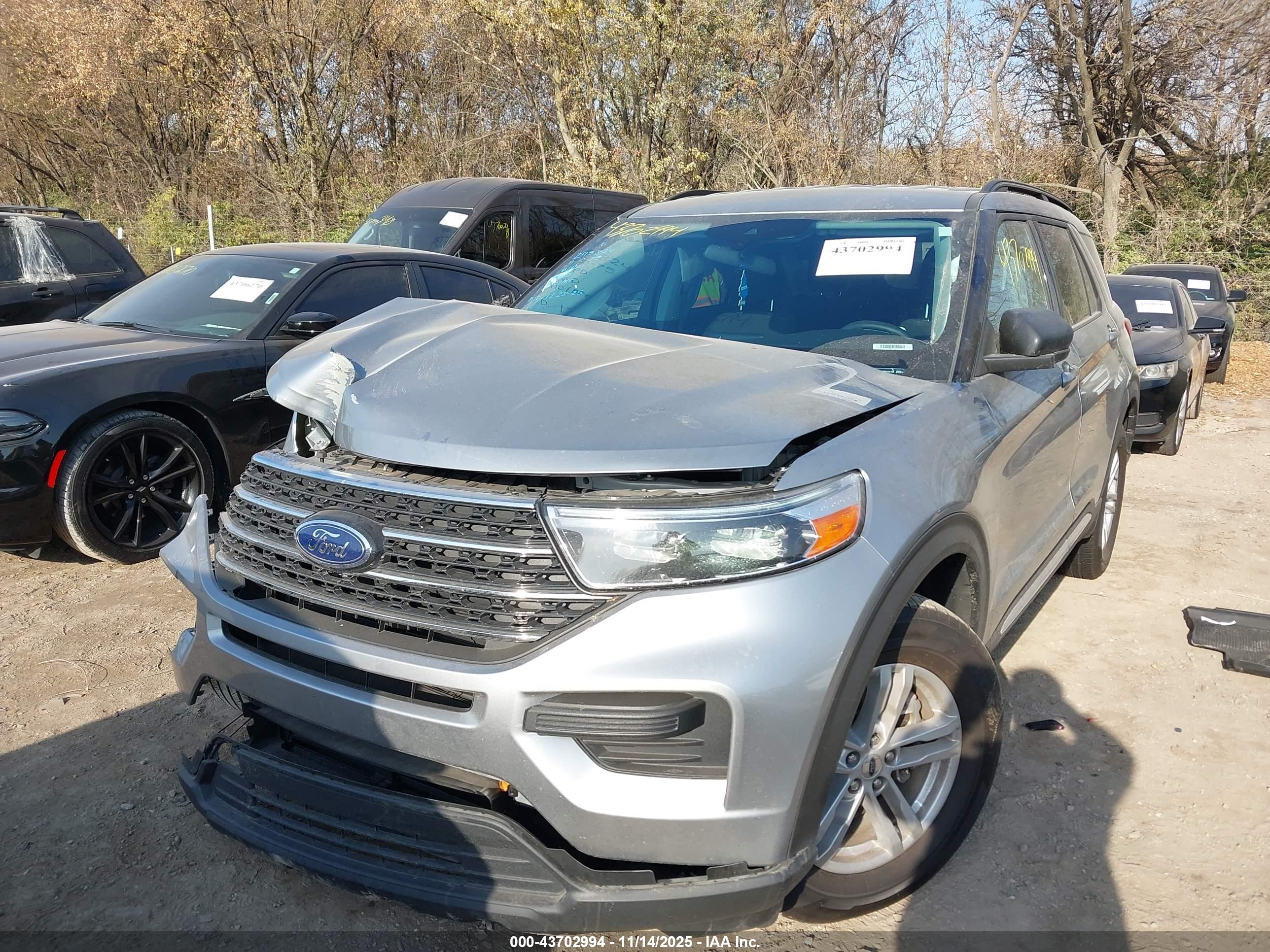 FORD EXPLORER image 2