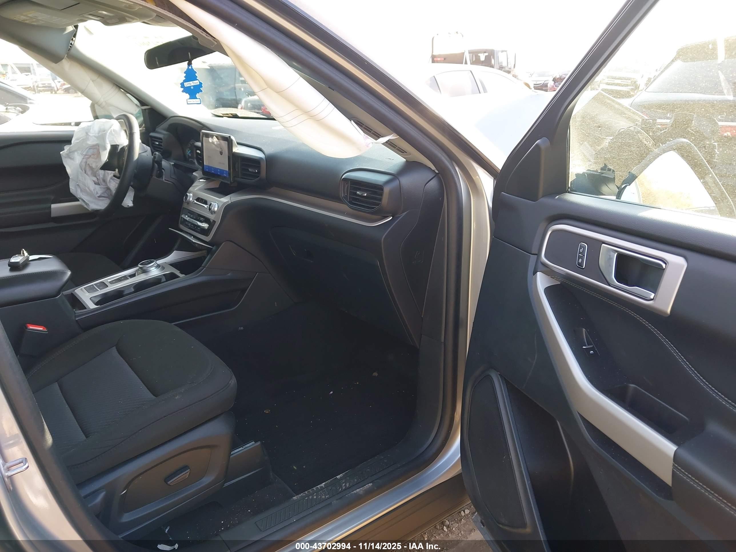 FORD EXPLORER image 5
