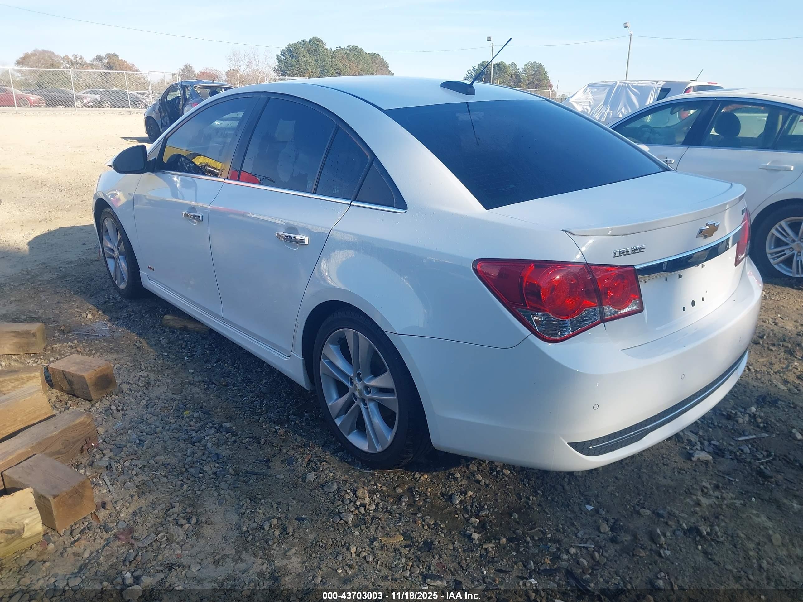 CHEVROLET CRUZE image 3