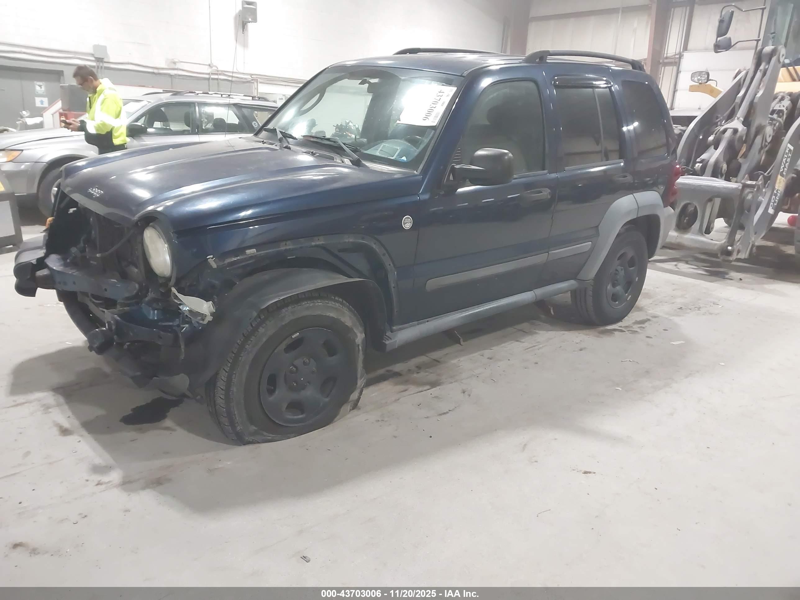 JEEP LIBERTY image 2