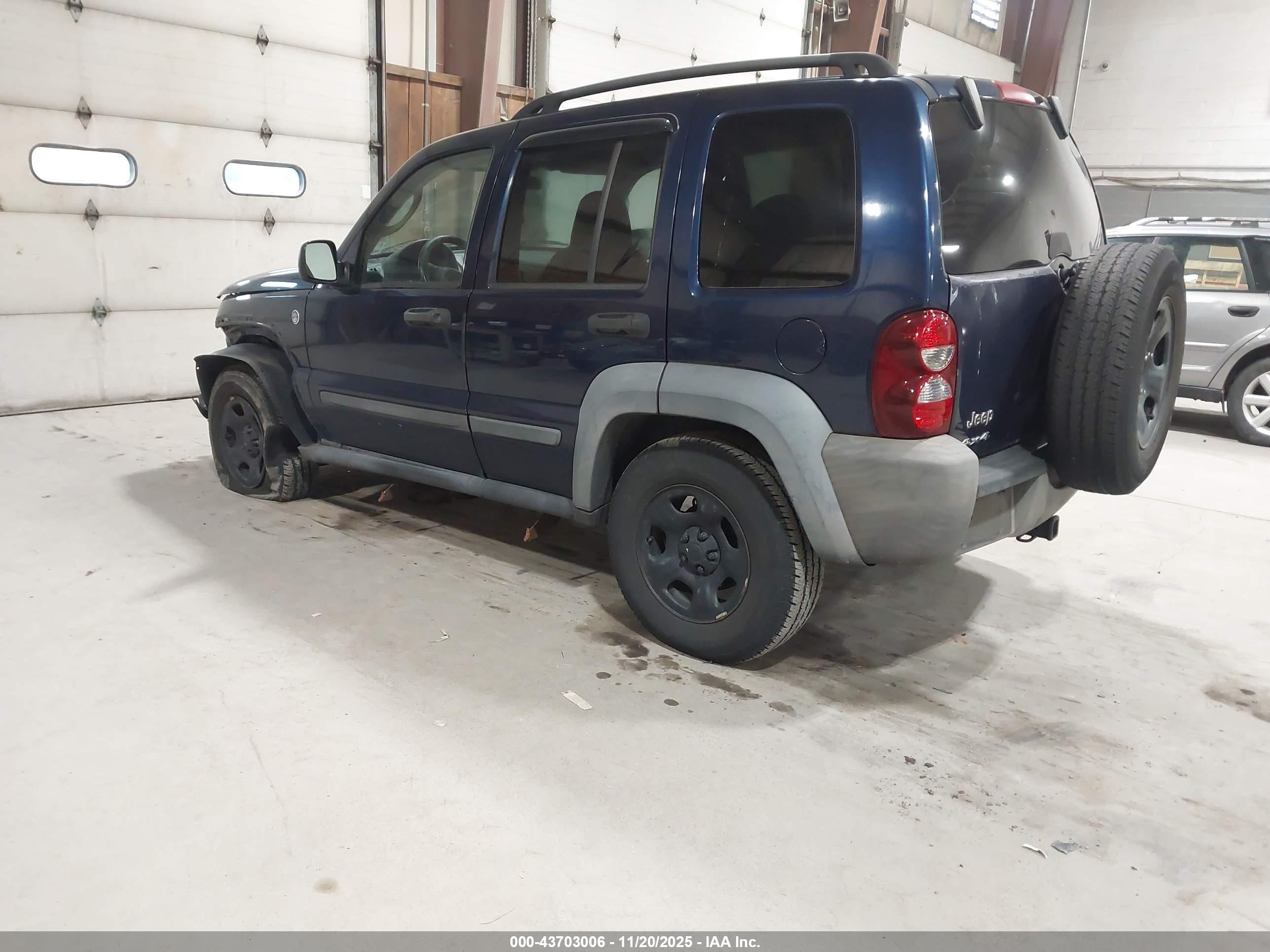 JEEP LIBERTY image 3