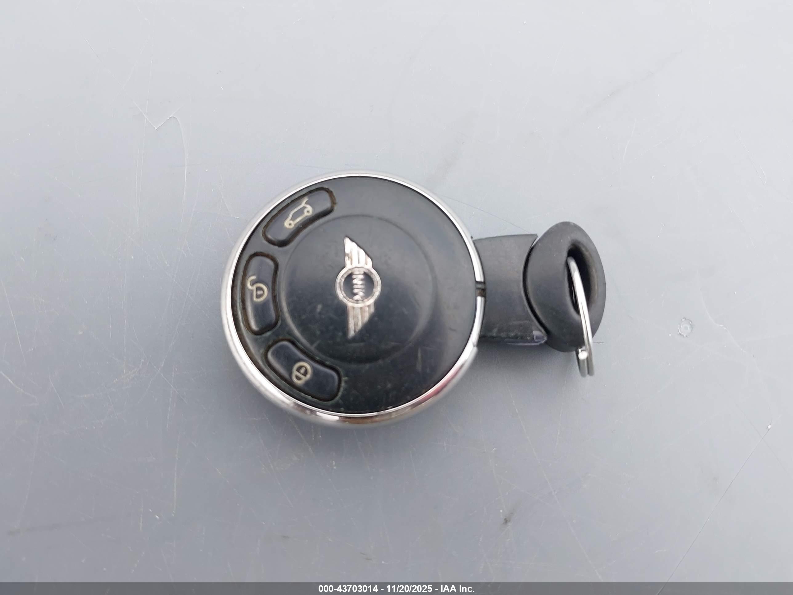 MINI COUNTRYMAN image 11