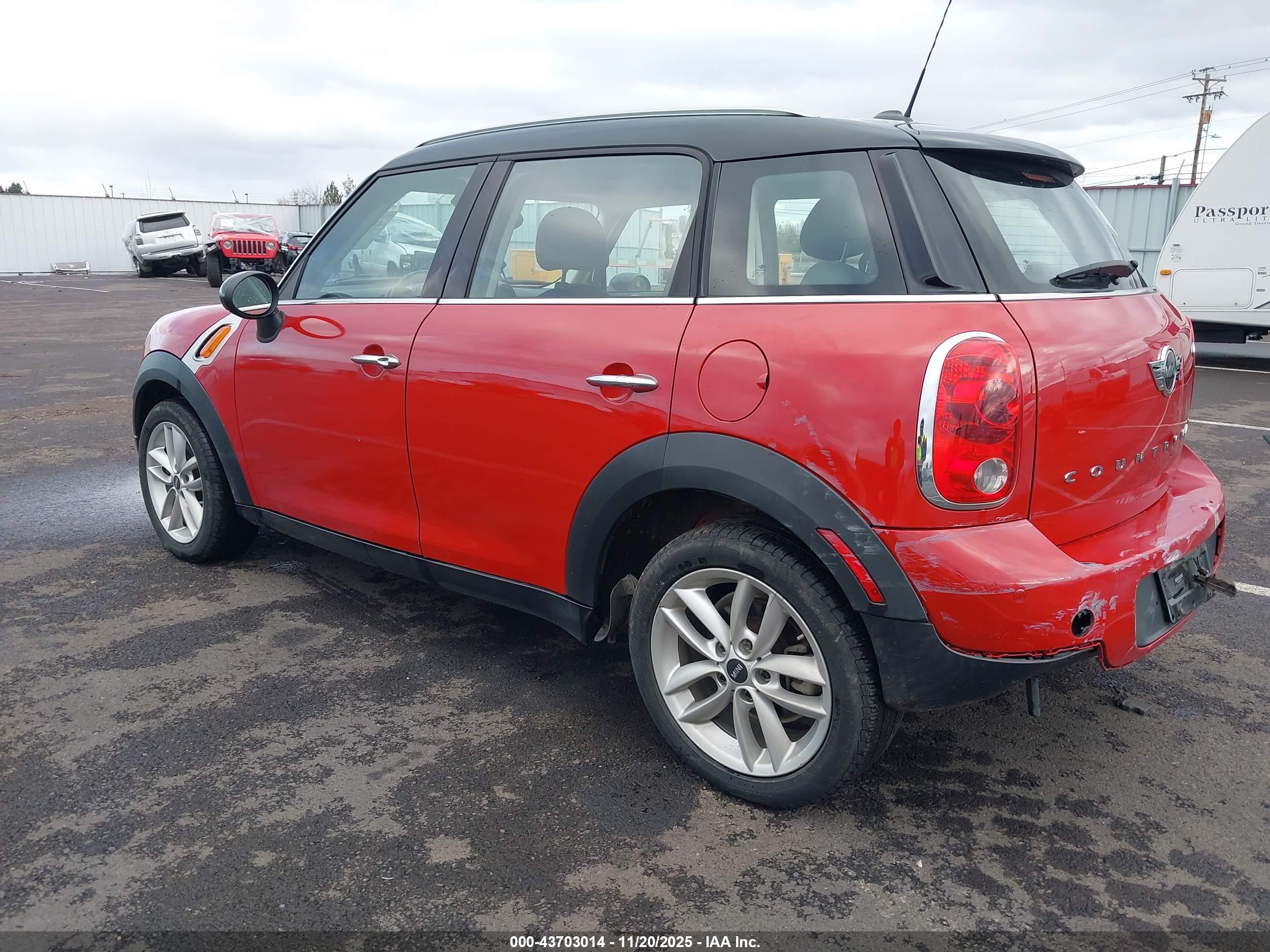 MINI COUNTRYMAN image 3