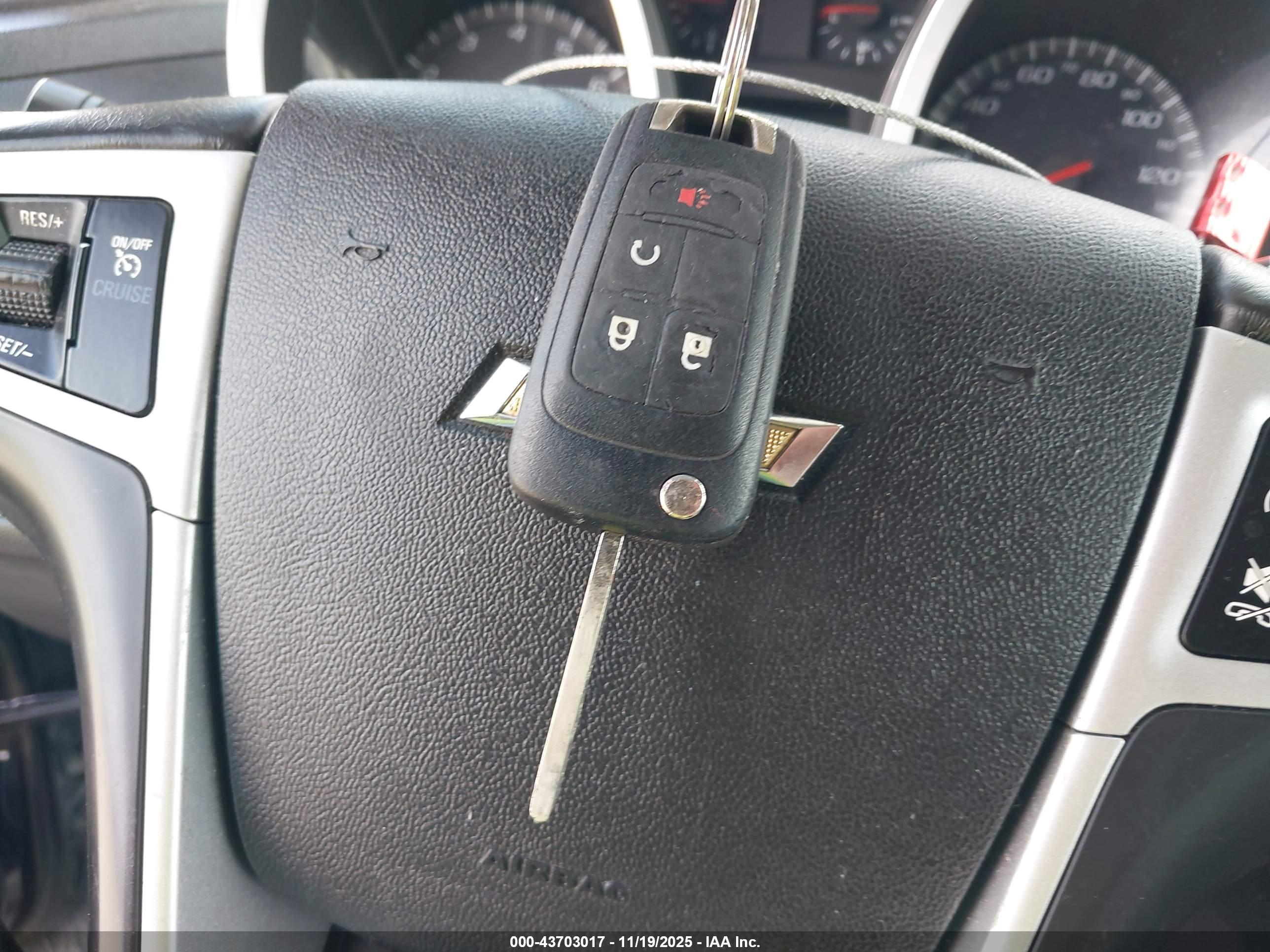 CHEVROLET EQUINOX image 11
