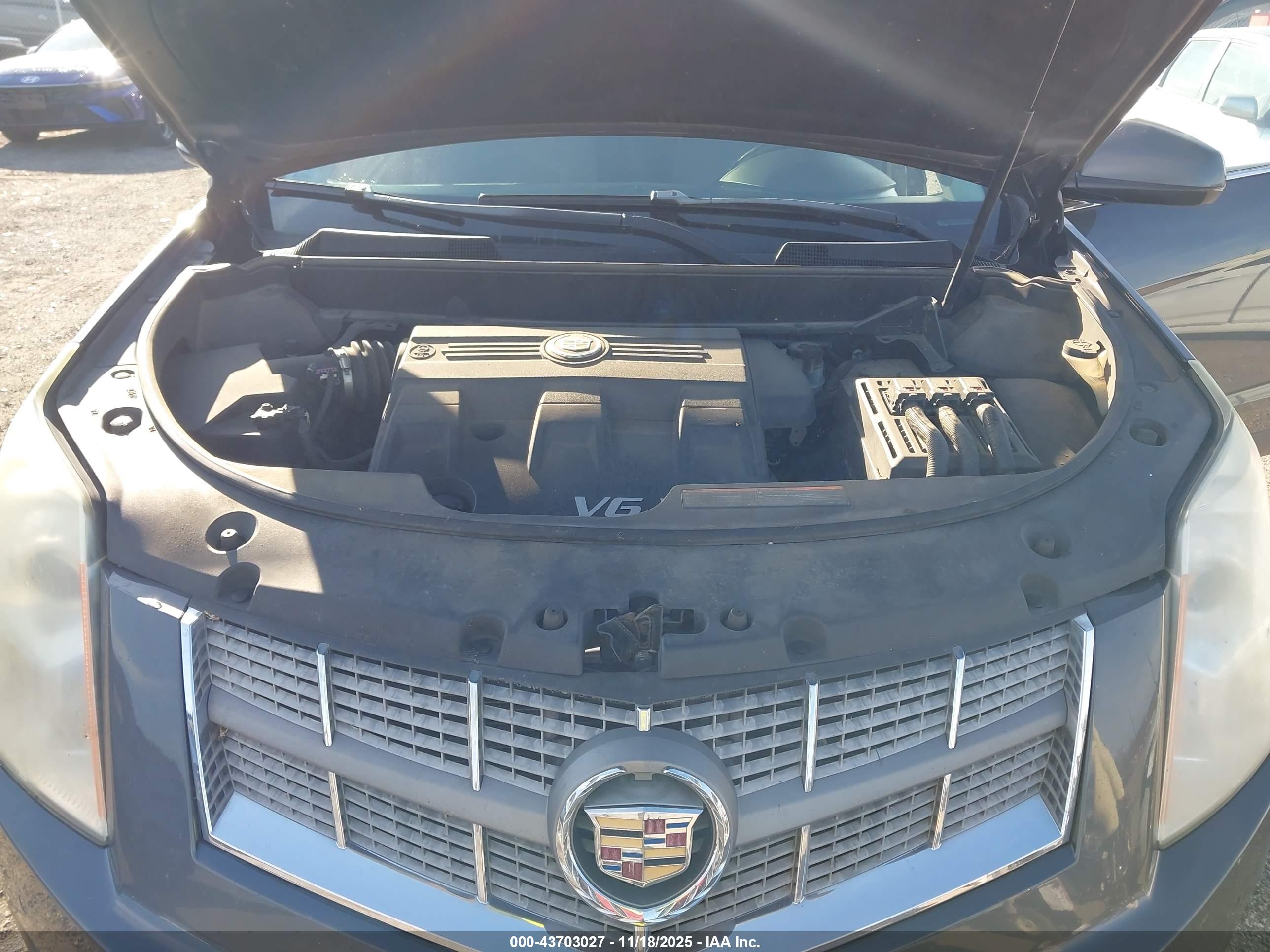 CADILLAC SRX image 10