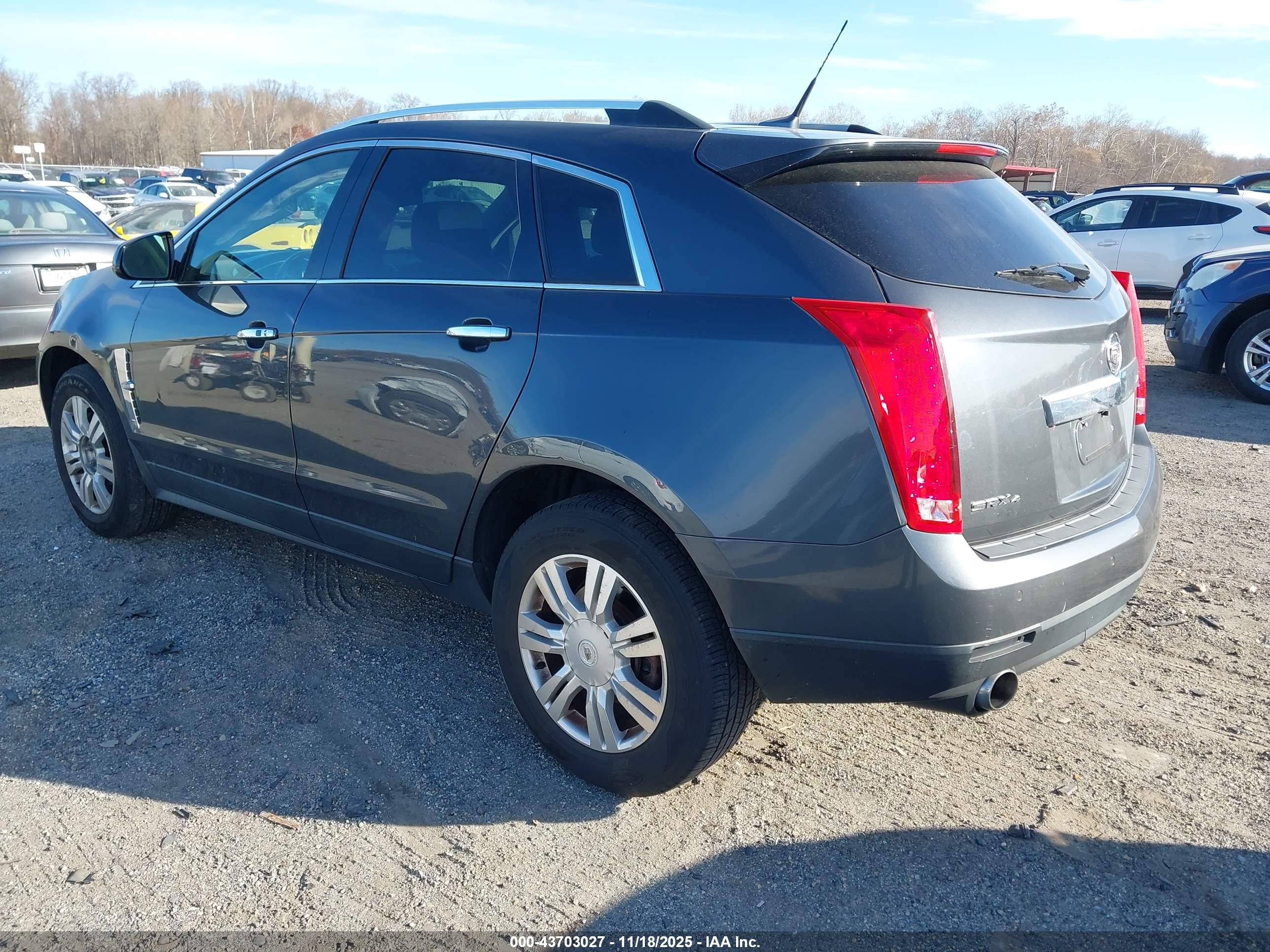 CADILLAC SRX image 3