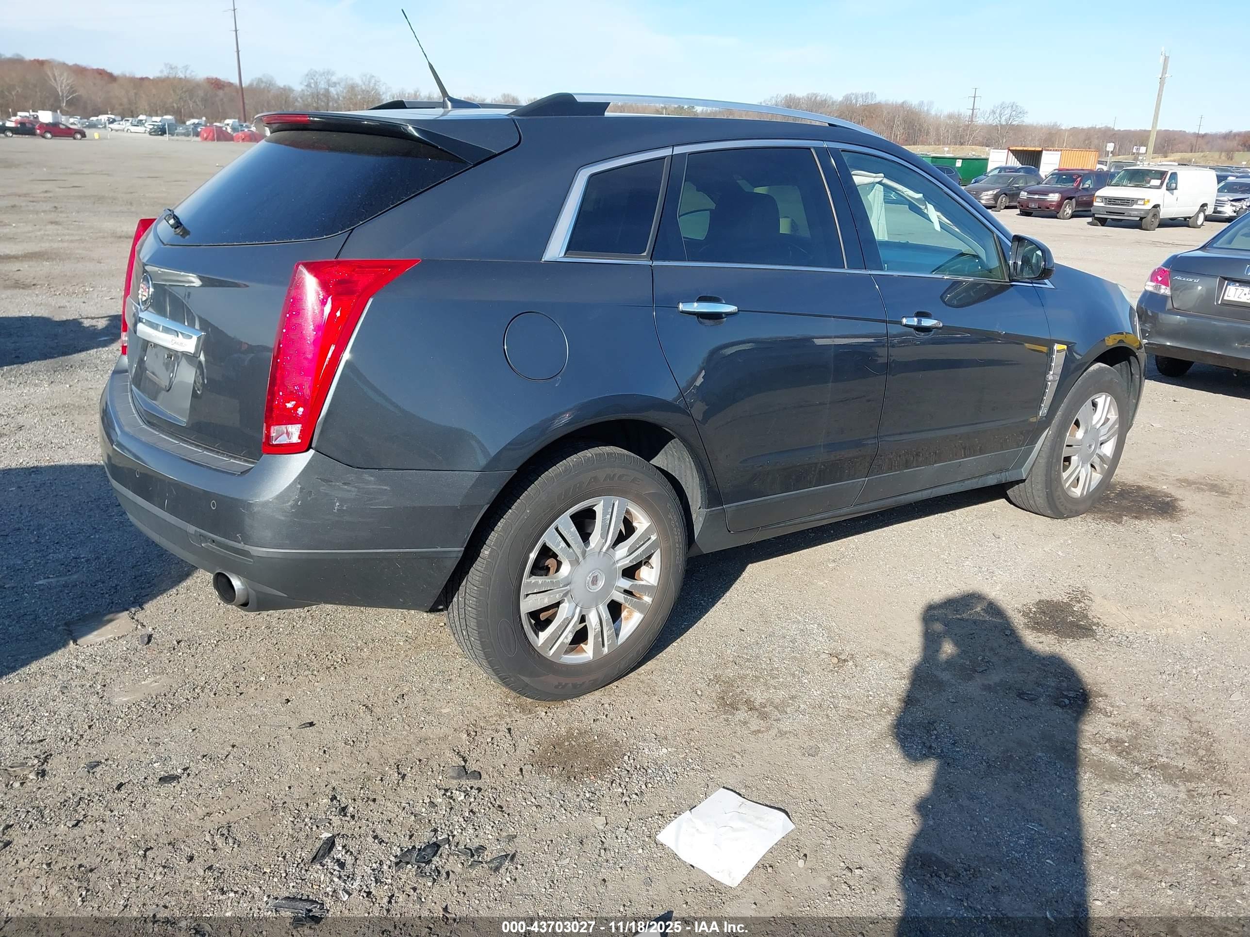 CADILLAC SRX image 4