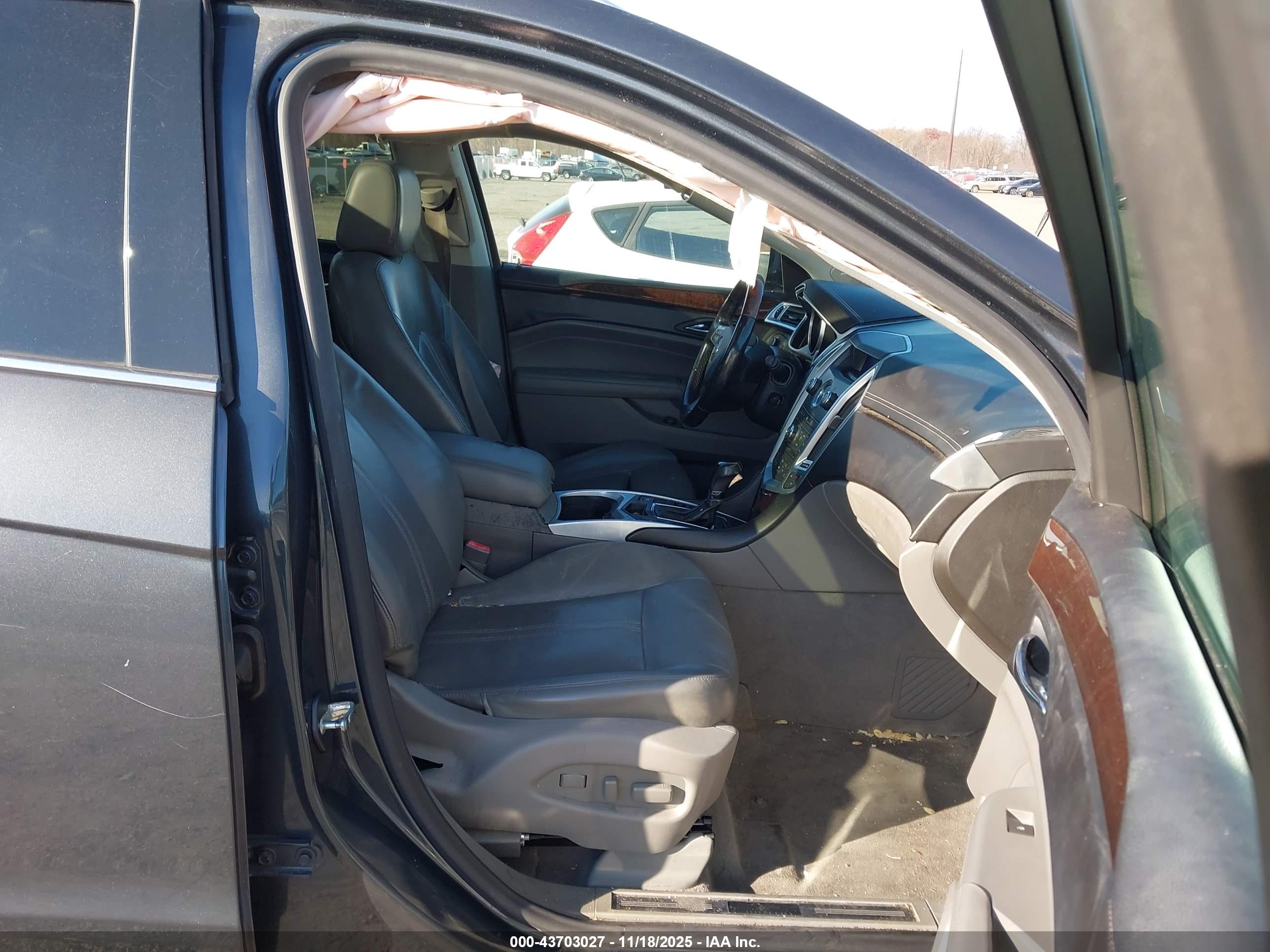 CADILLAC SRX image 5