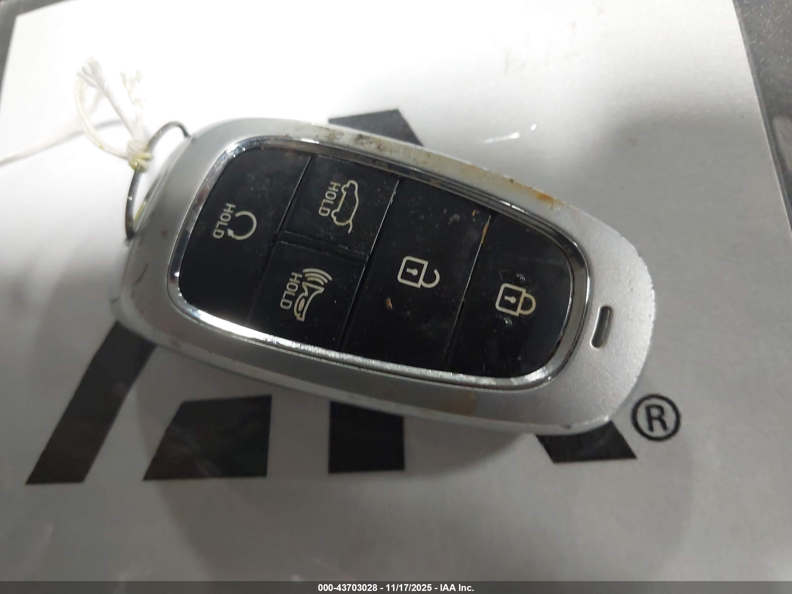 HYUNDAI SANTA image 11