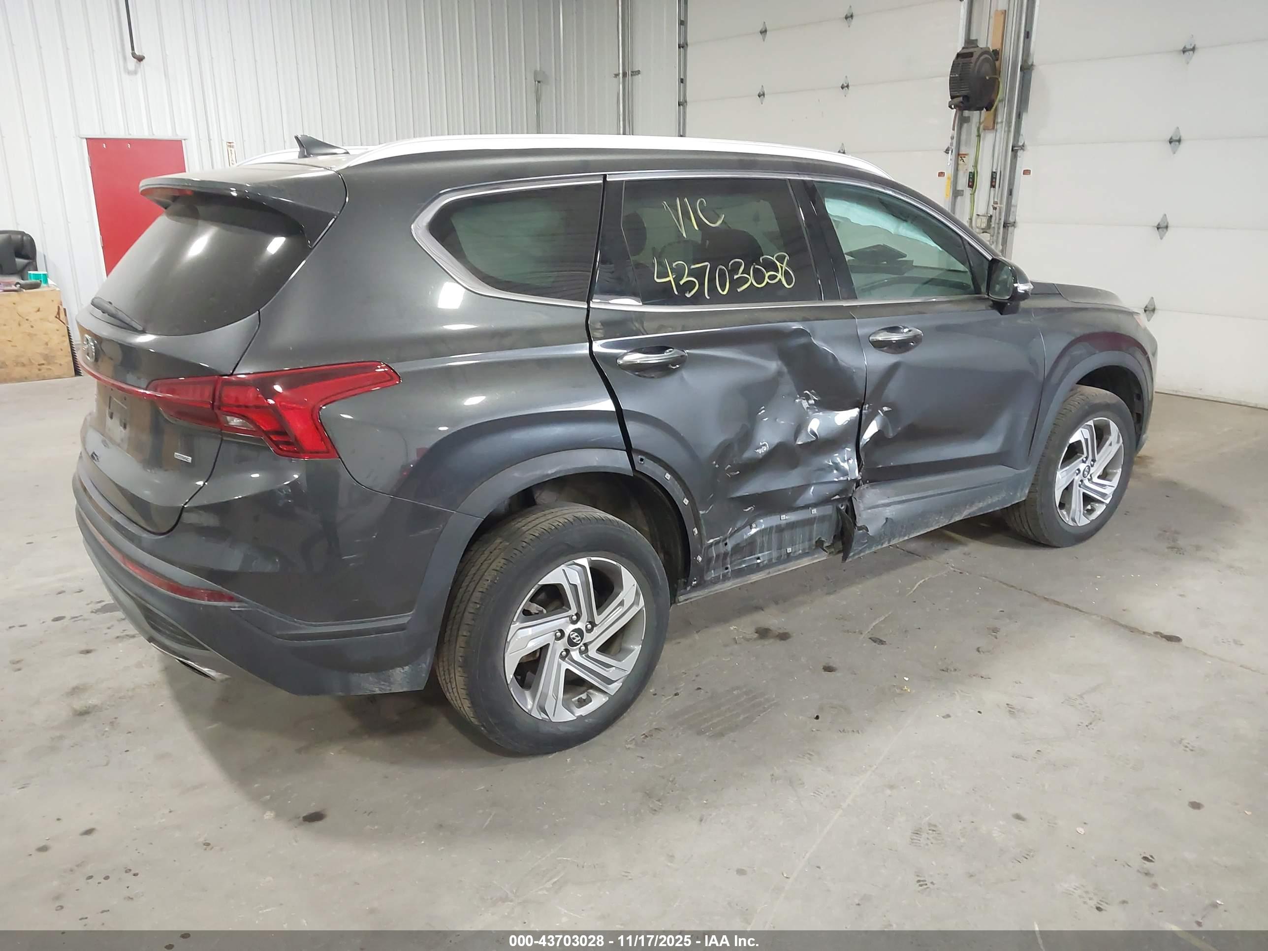 HYUNDAI SANTA image 4