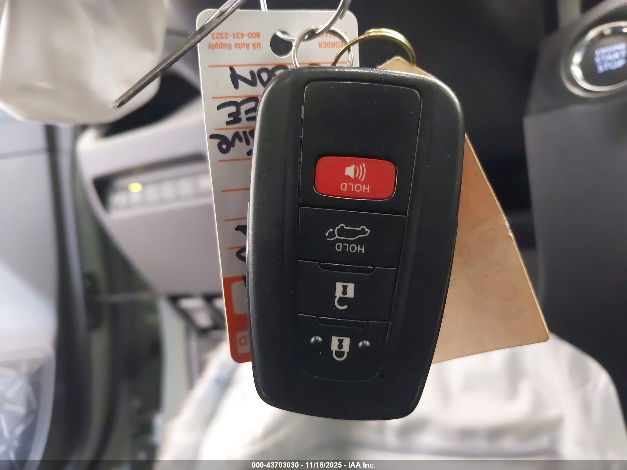 TOYOTA RAV4 image 11