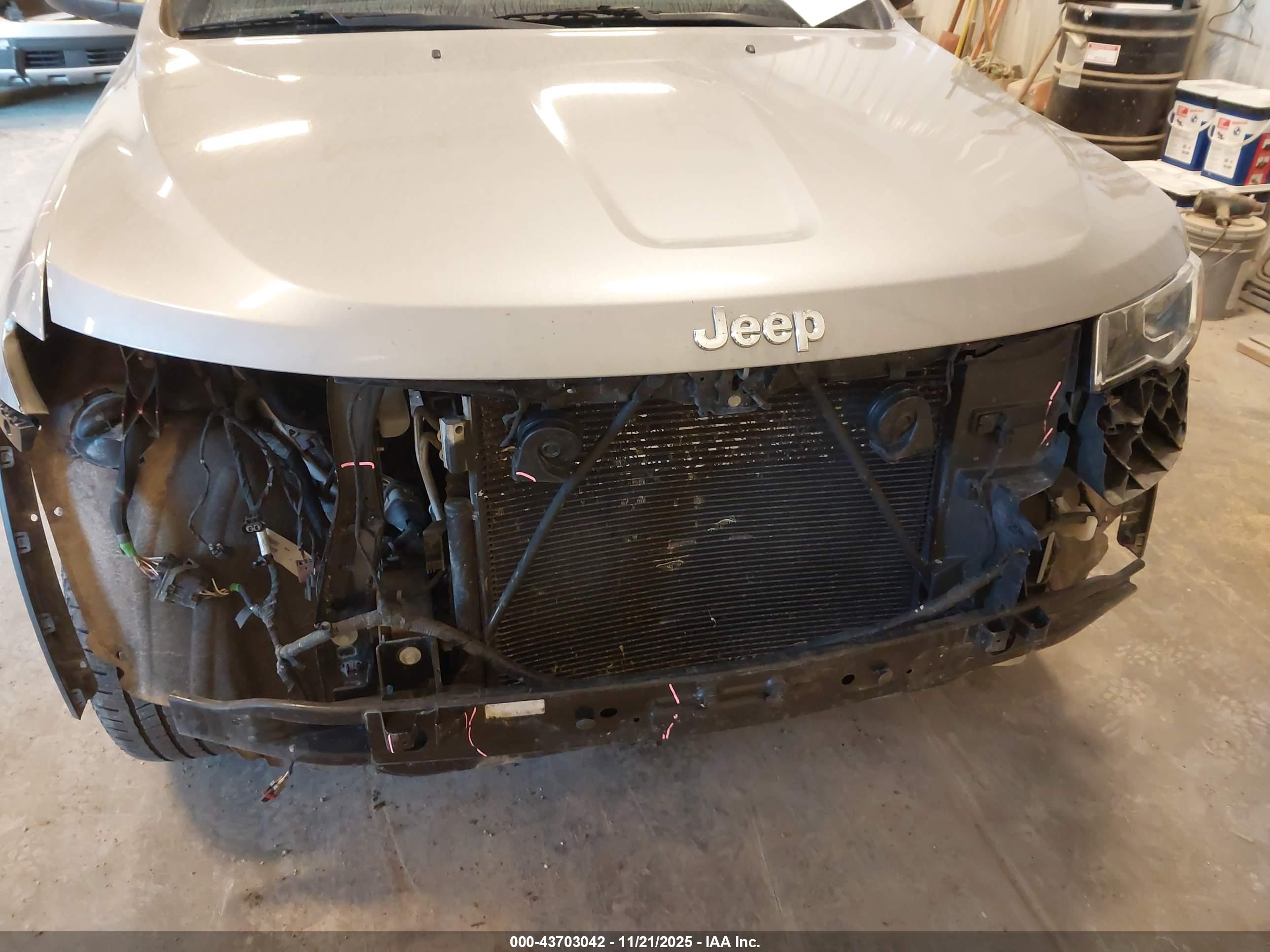 JEEP GRAND image 6
