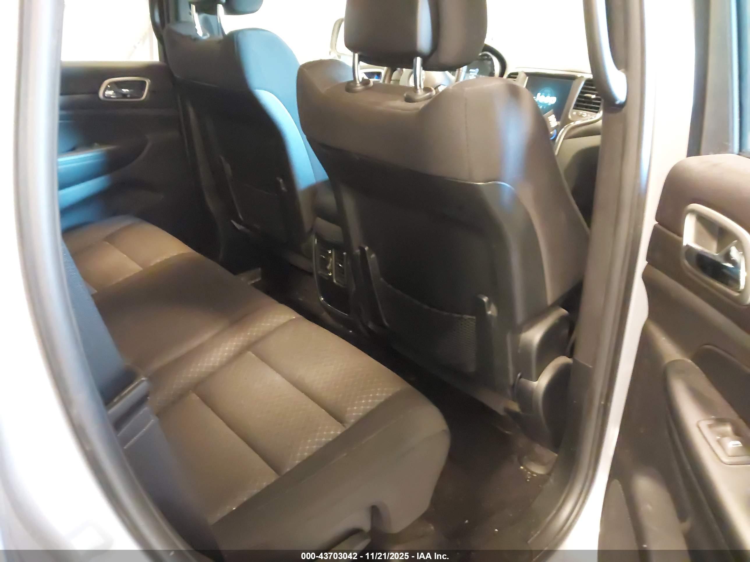 JEEP GRAND image 8