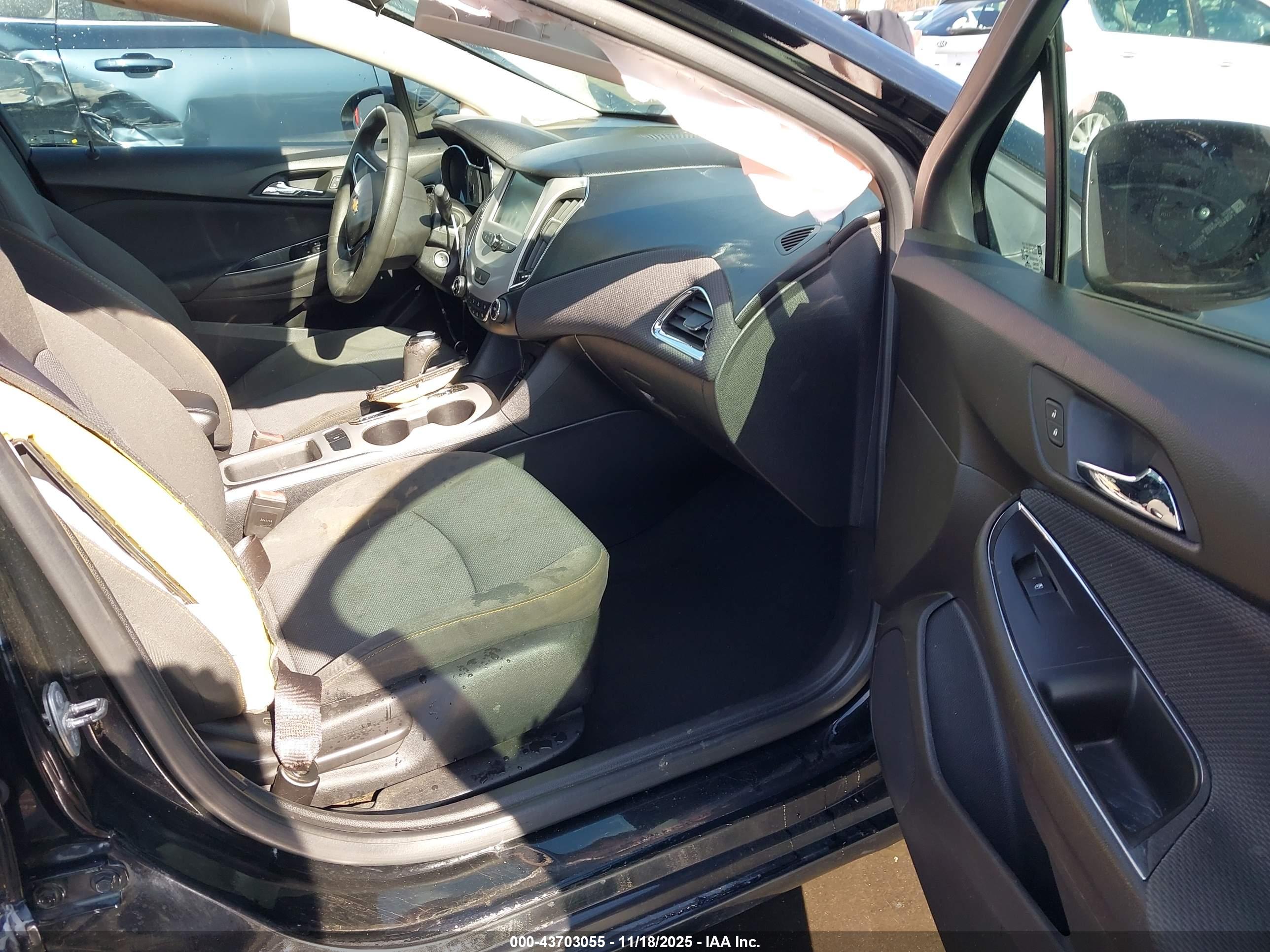 CHEVROLET CRUZE image 5