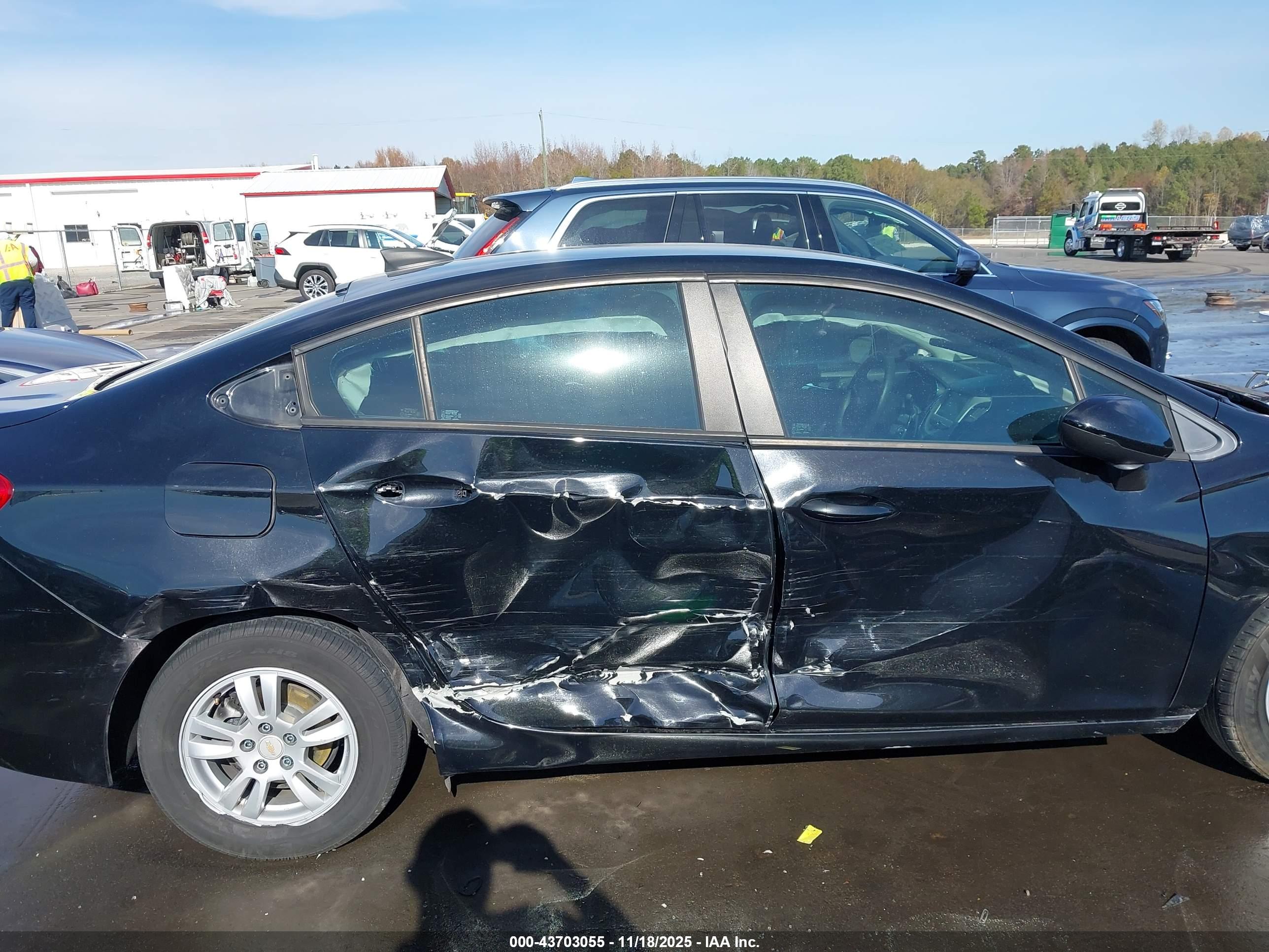 CHEVROLET CRUZE image 6