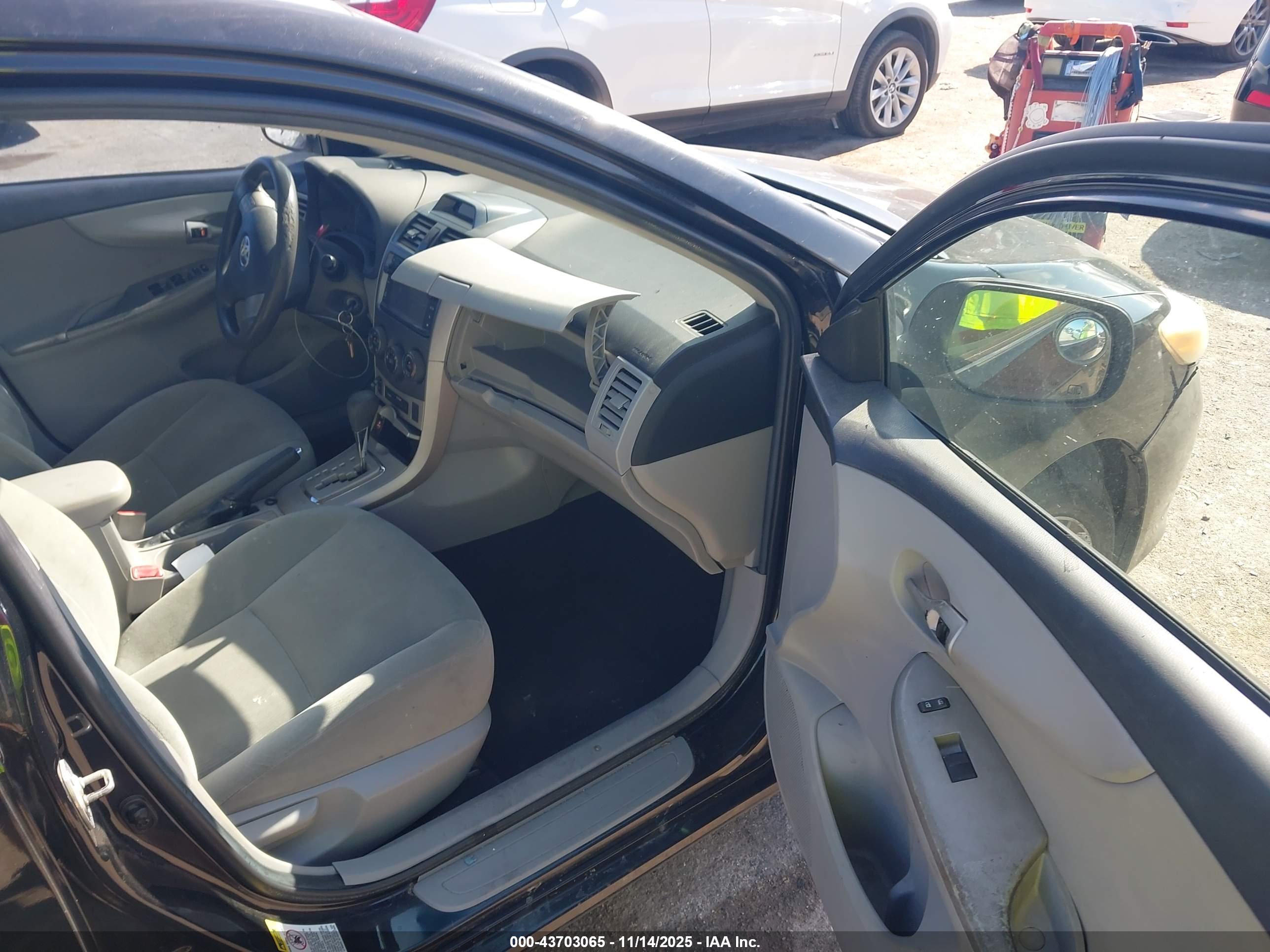 TOYOTA COROLLA image 5