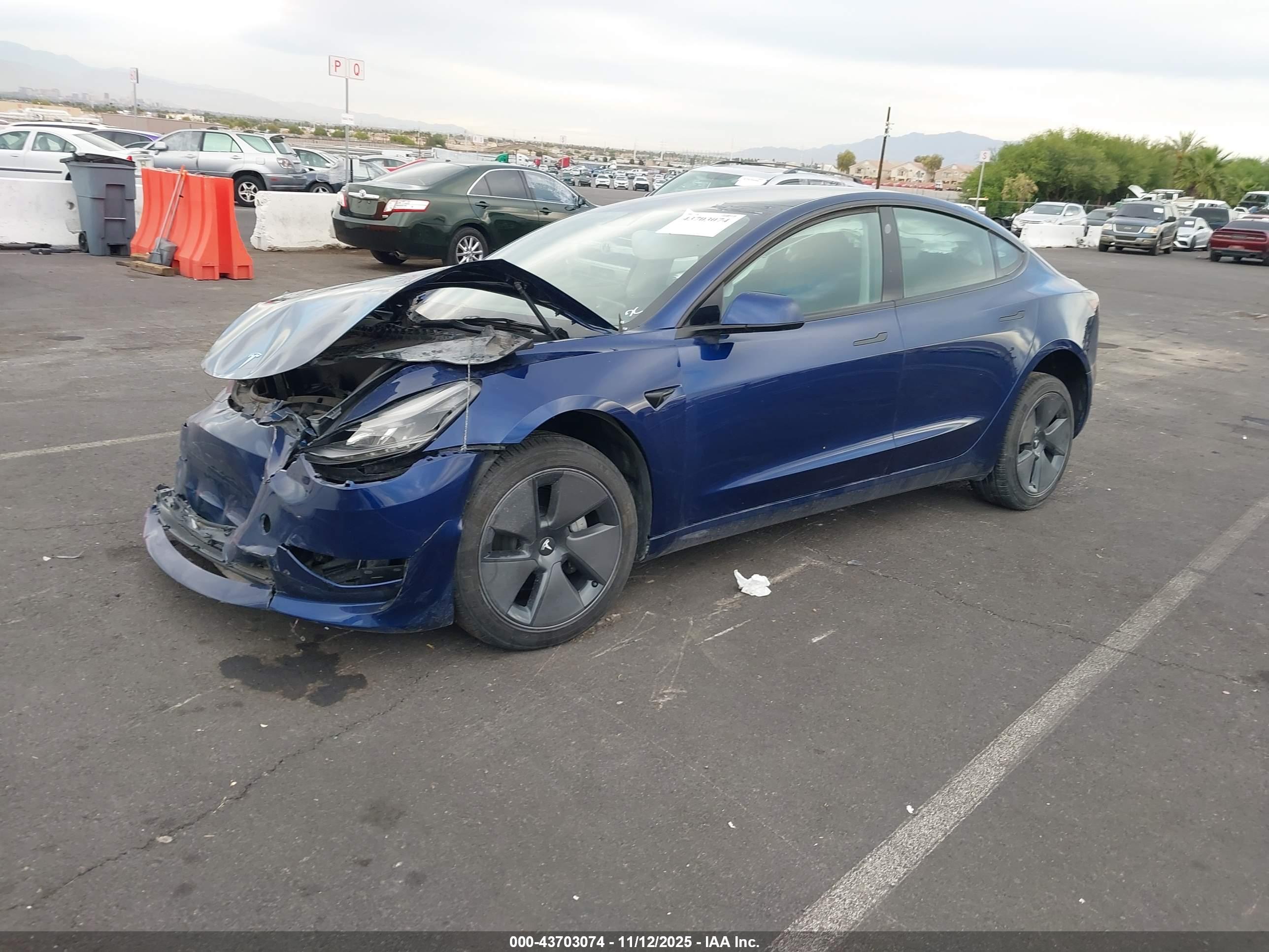 TESLA MODEL image 2