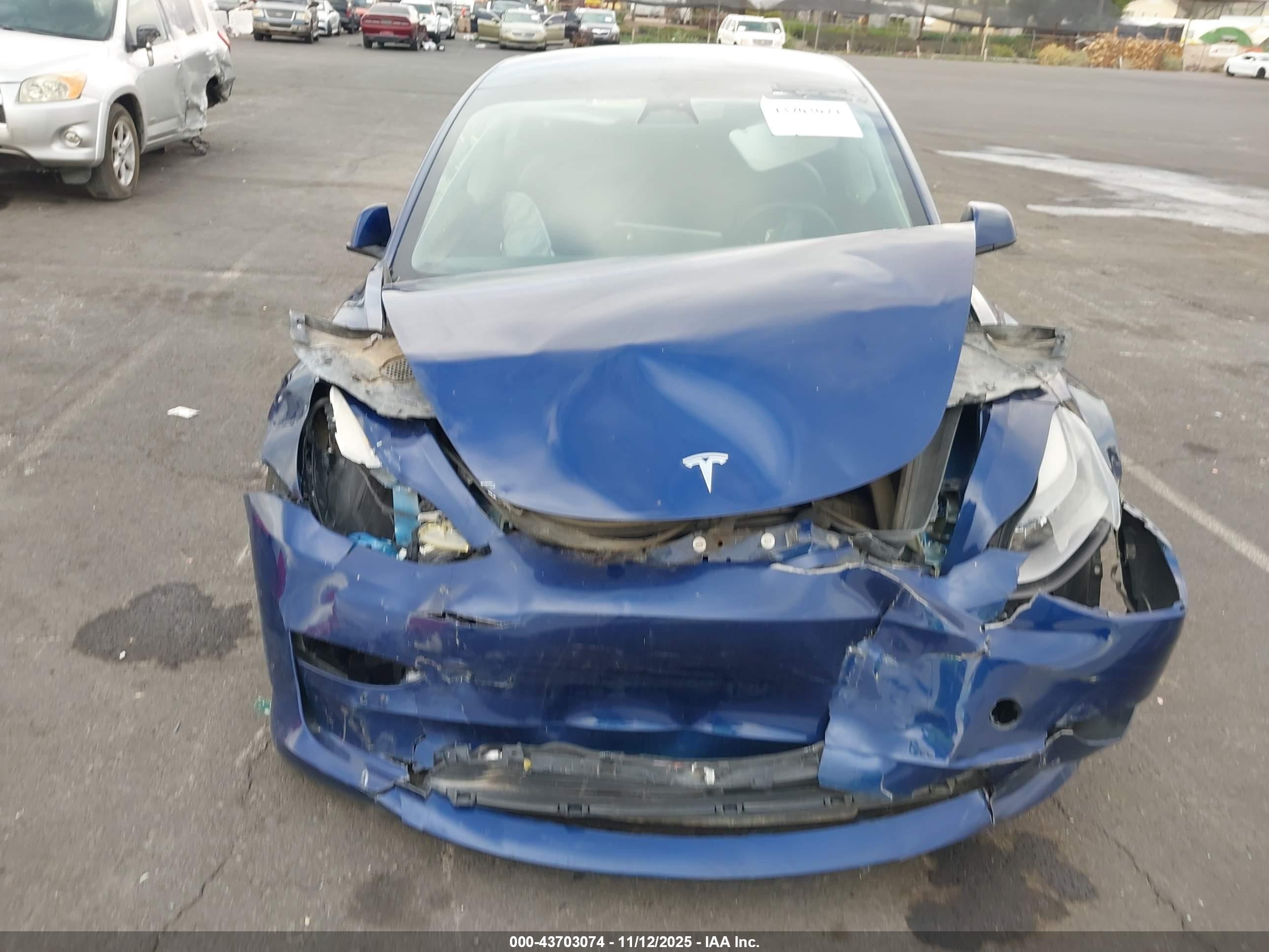 TESLA MODEL image 6