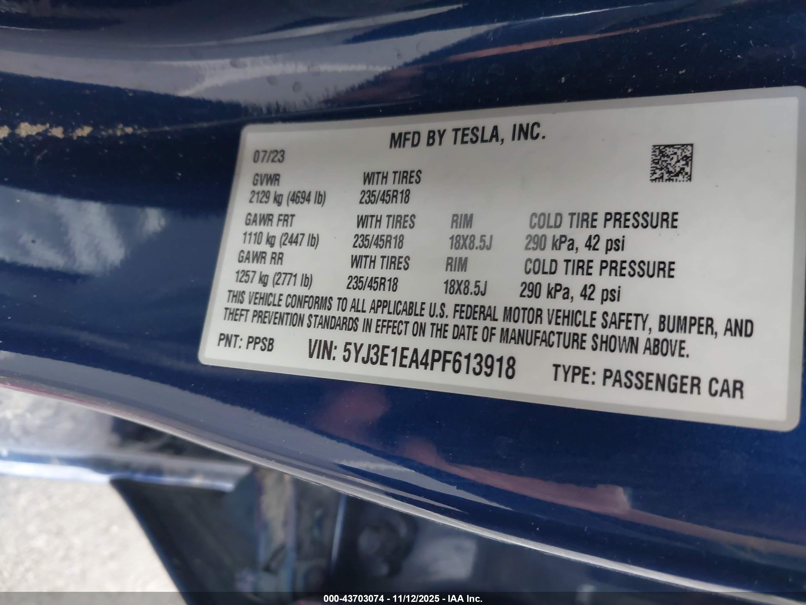 TESLA MODEL image 9