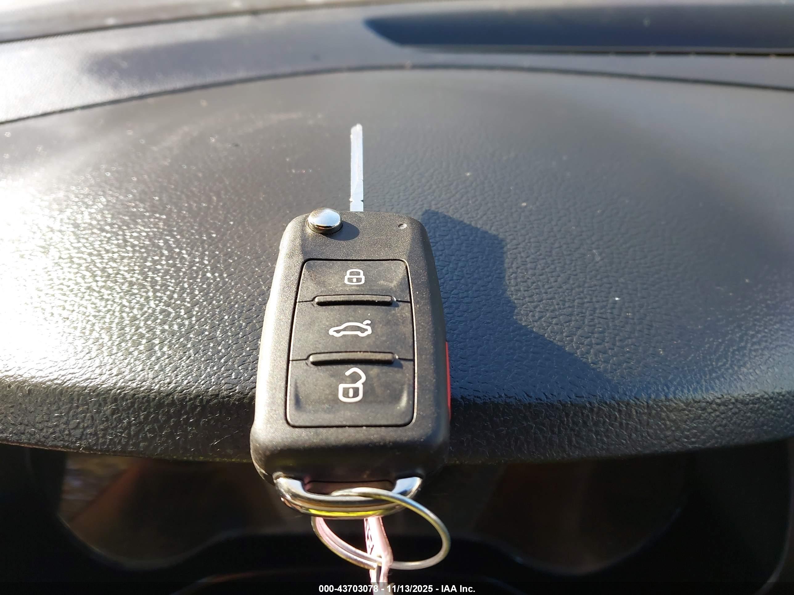 VOLKSWAGEN JETTA image 11