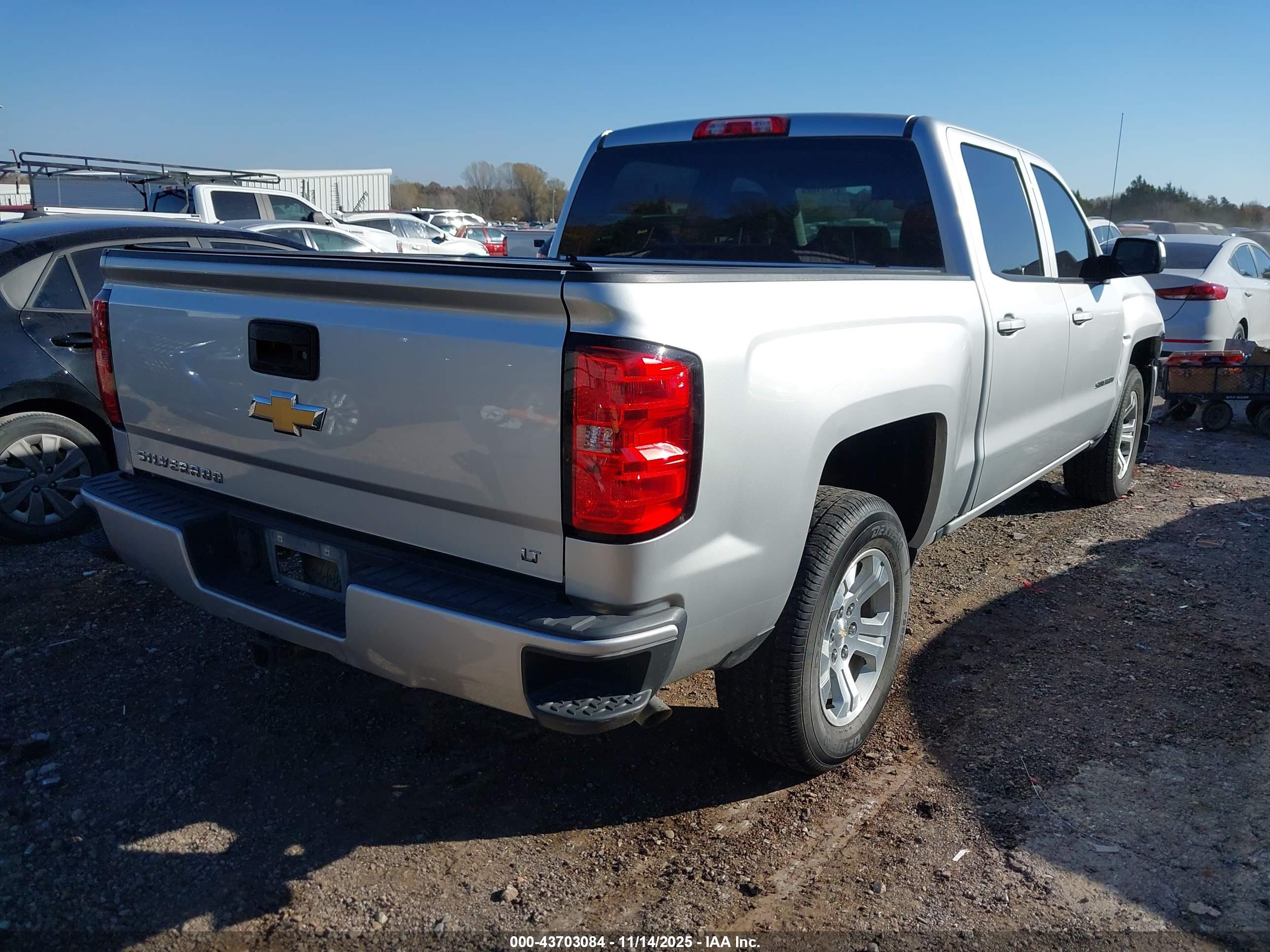 CHEVROLET SILVERADO image 4