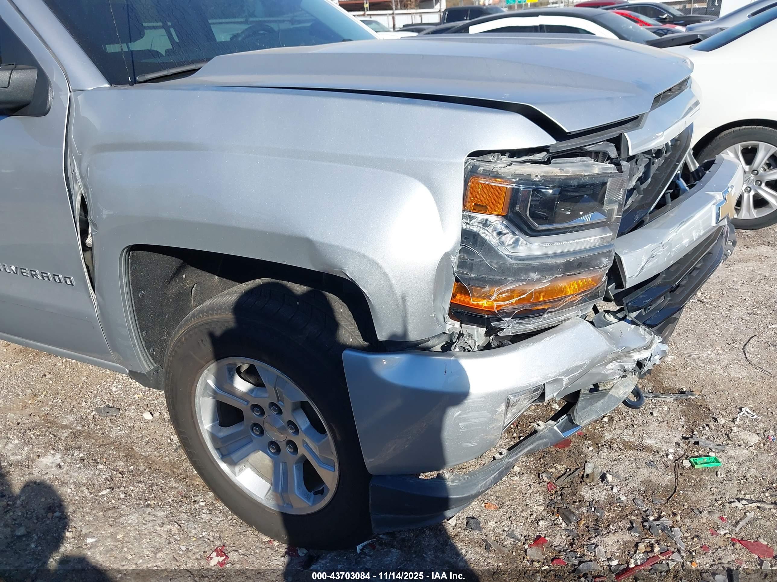 CHEVROLET SILVERADO image 6