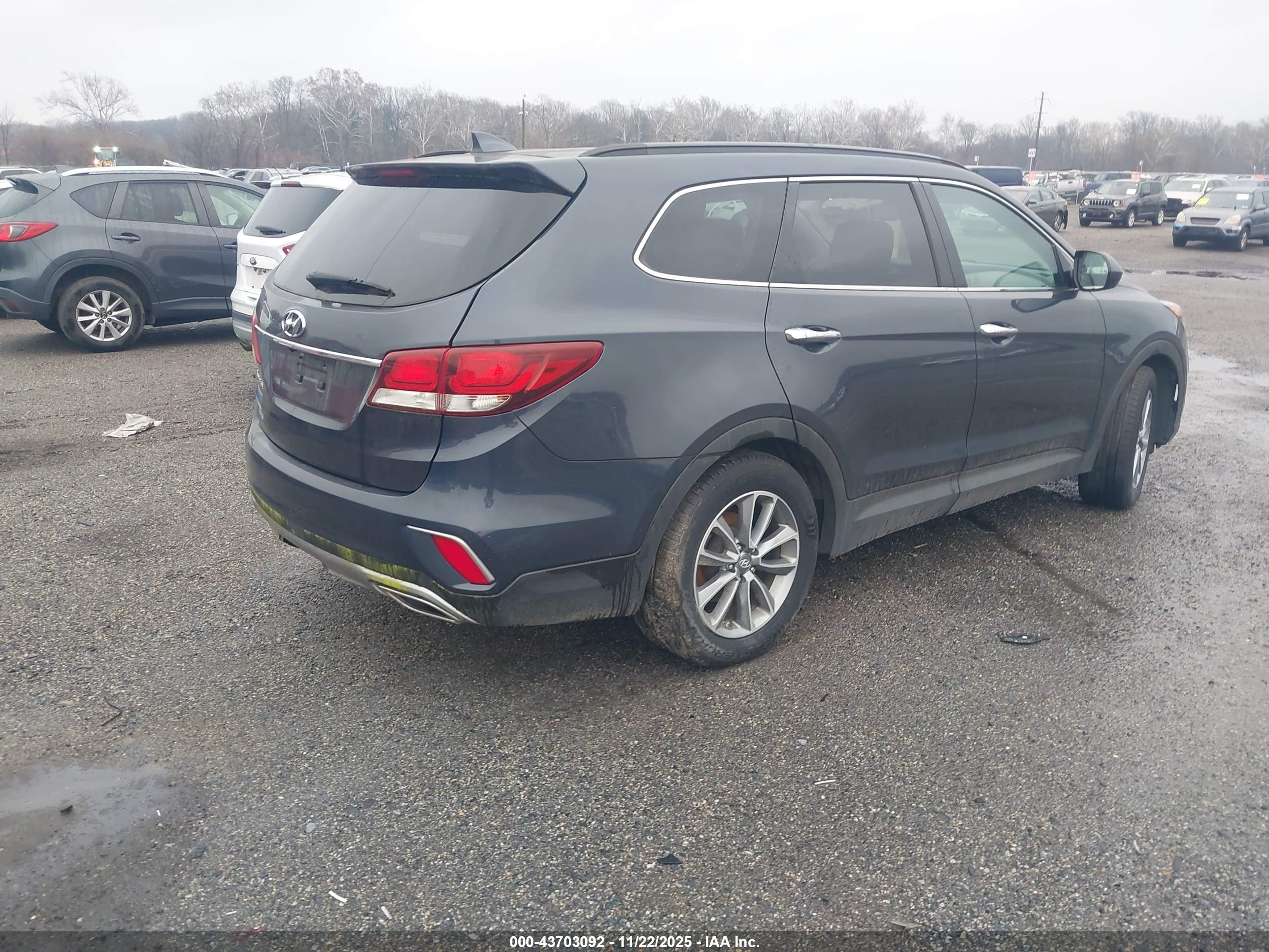 HYUNDAI SANTA image 4