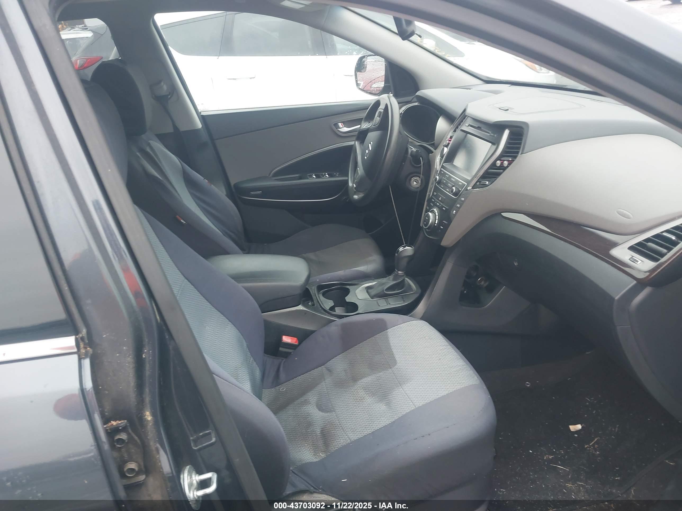 HYUNDAI SANTA image 5