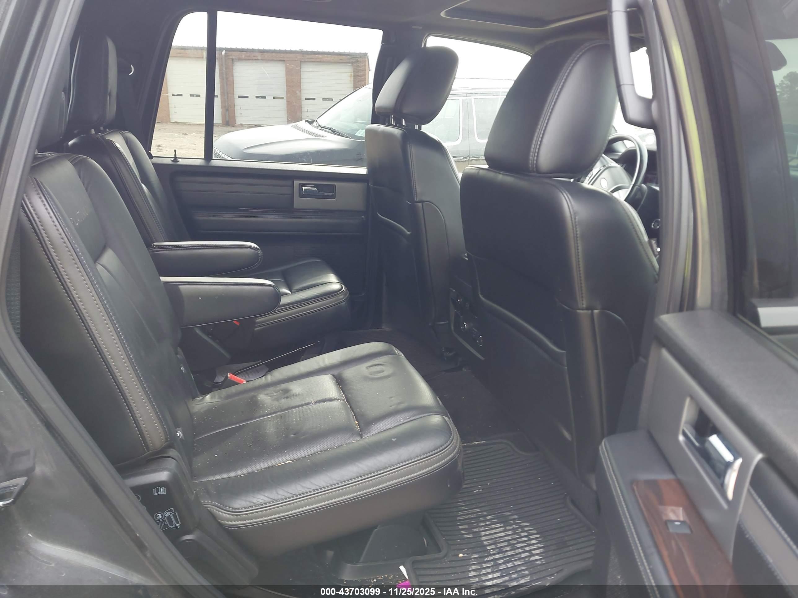 FORD EXPEDITION image 8