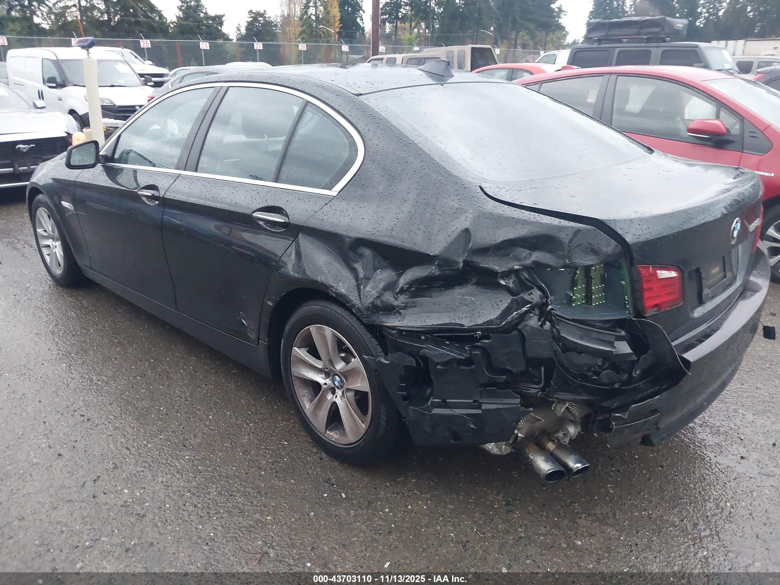 BMW 528I image 3