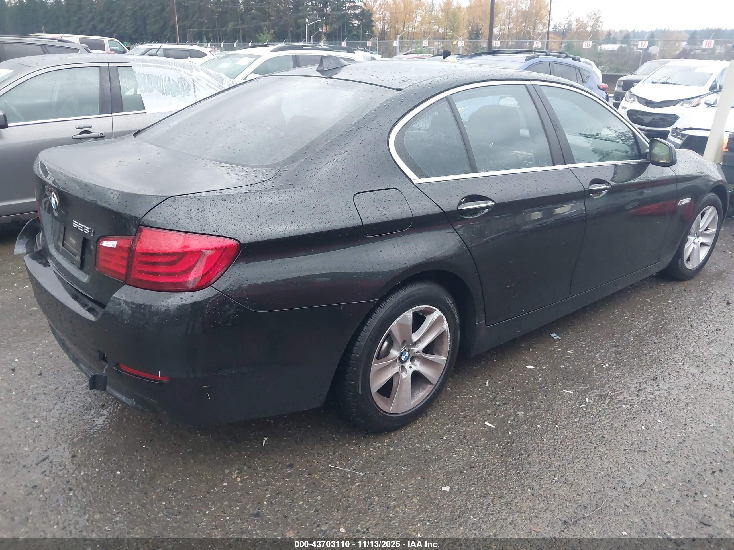 BMW 528I image 4
