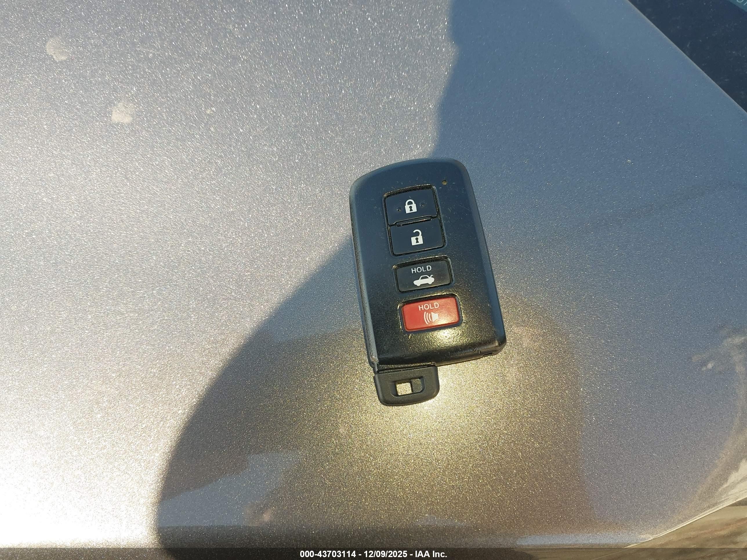 TOYOTA CAMRY image 11