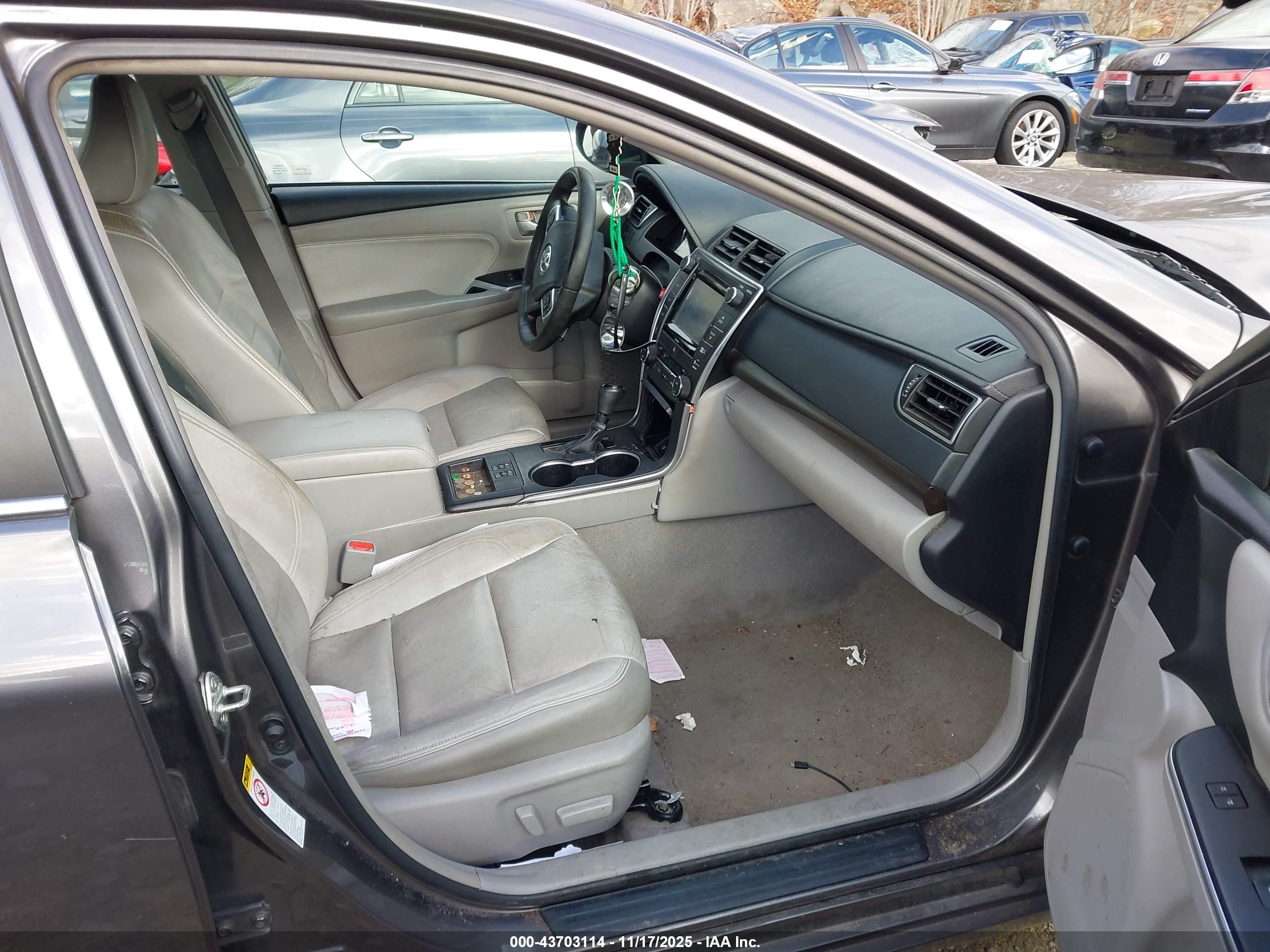 TOYOTA CAMRY image 5