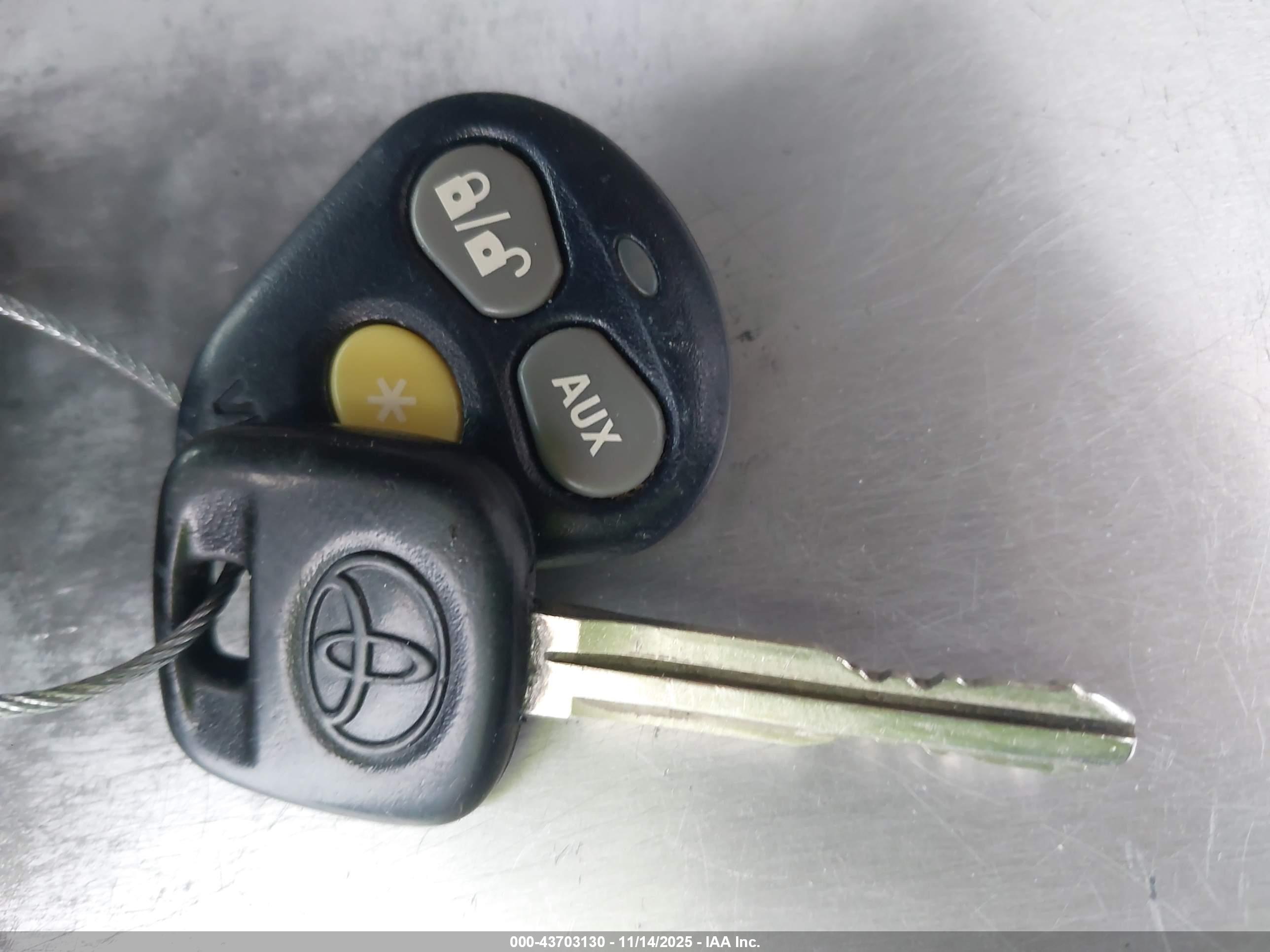 TOYOTA CAMRY image 11