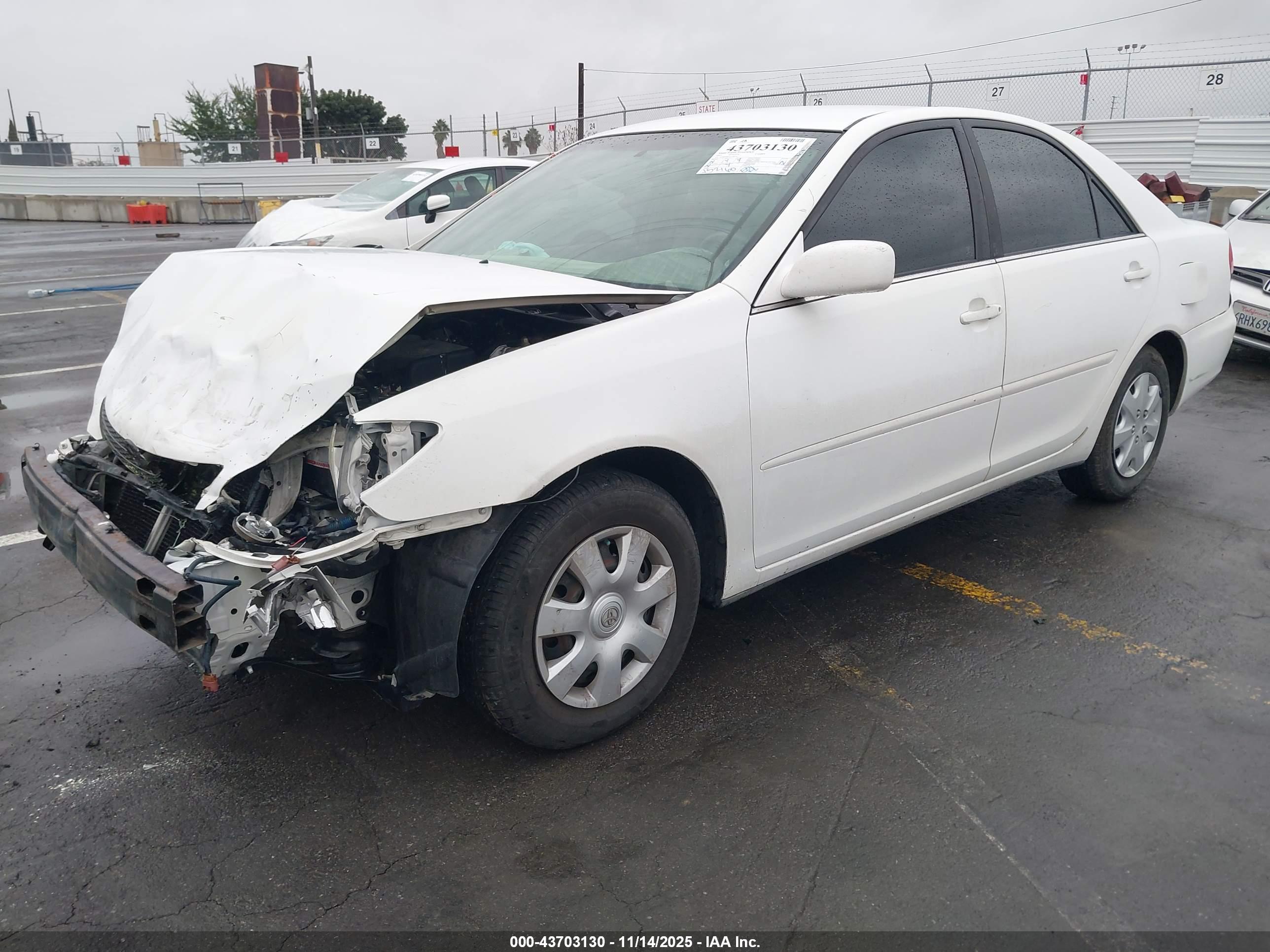 TOYOTA CAMRY image 2