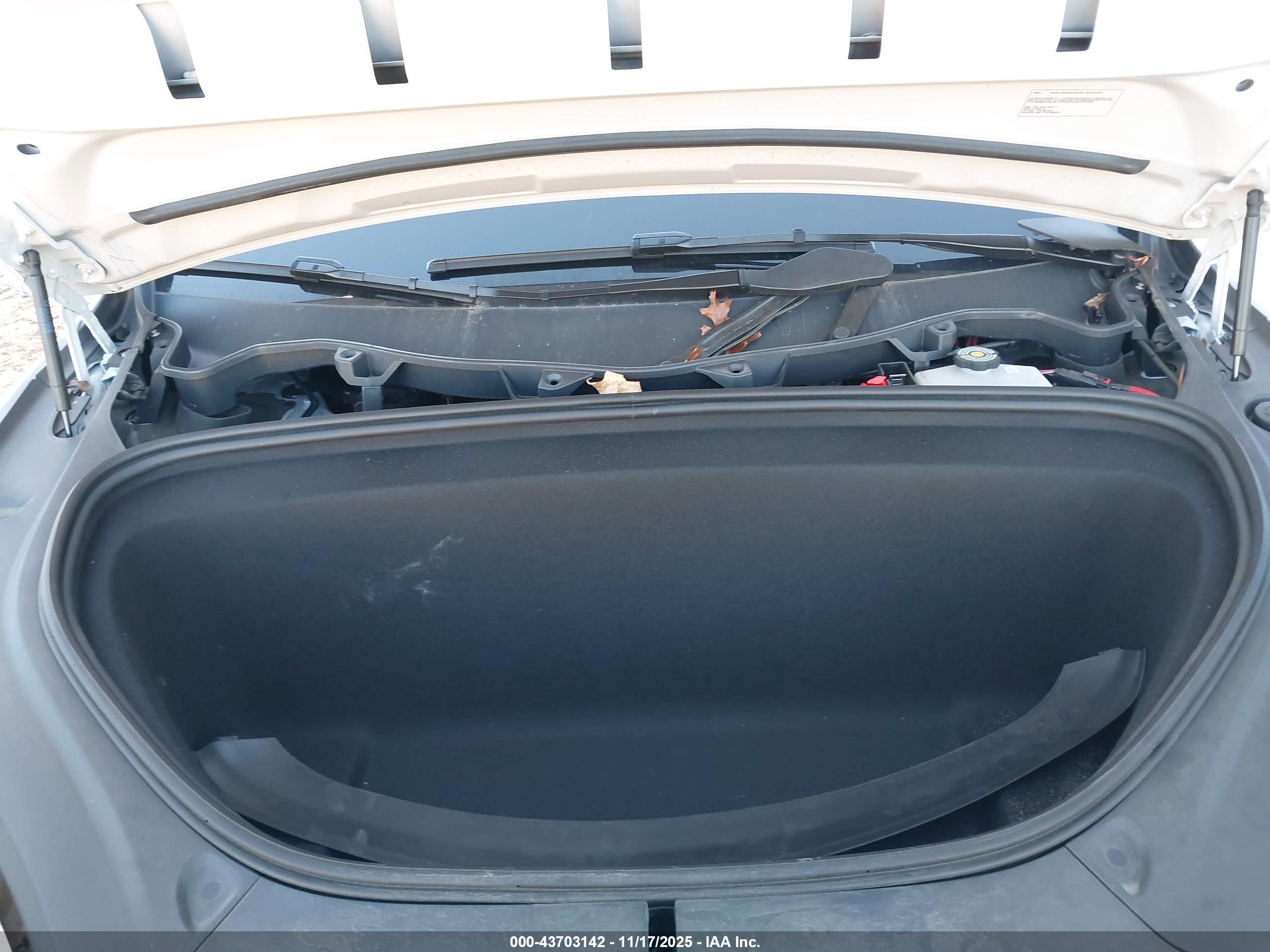 TESLA MODEL image 10