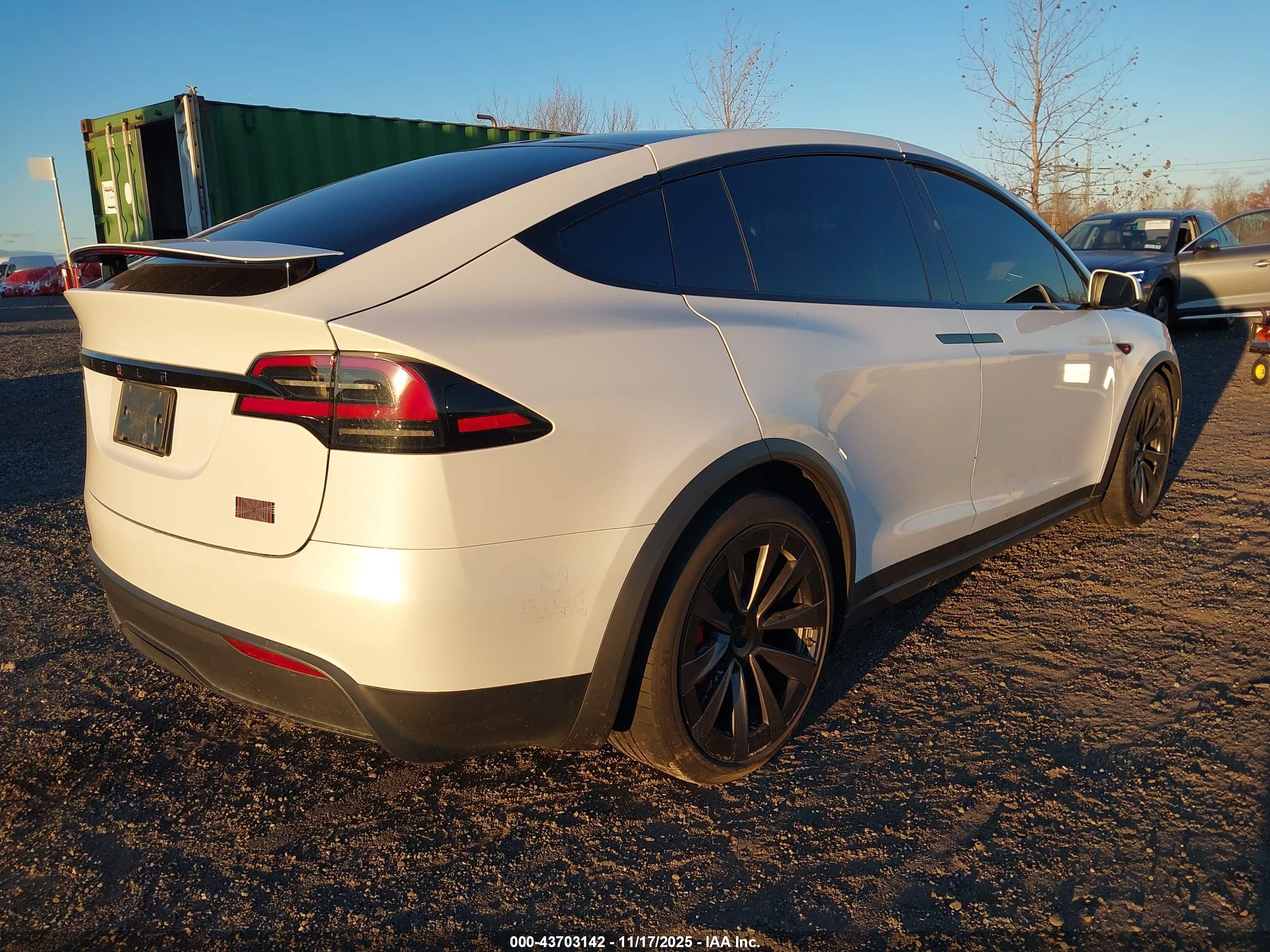 TESLA MODEL image 4