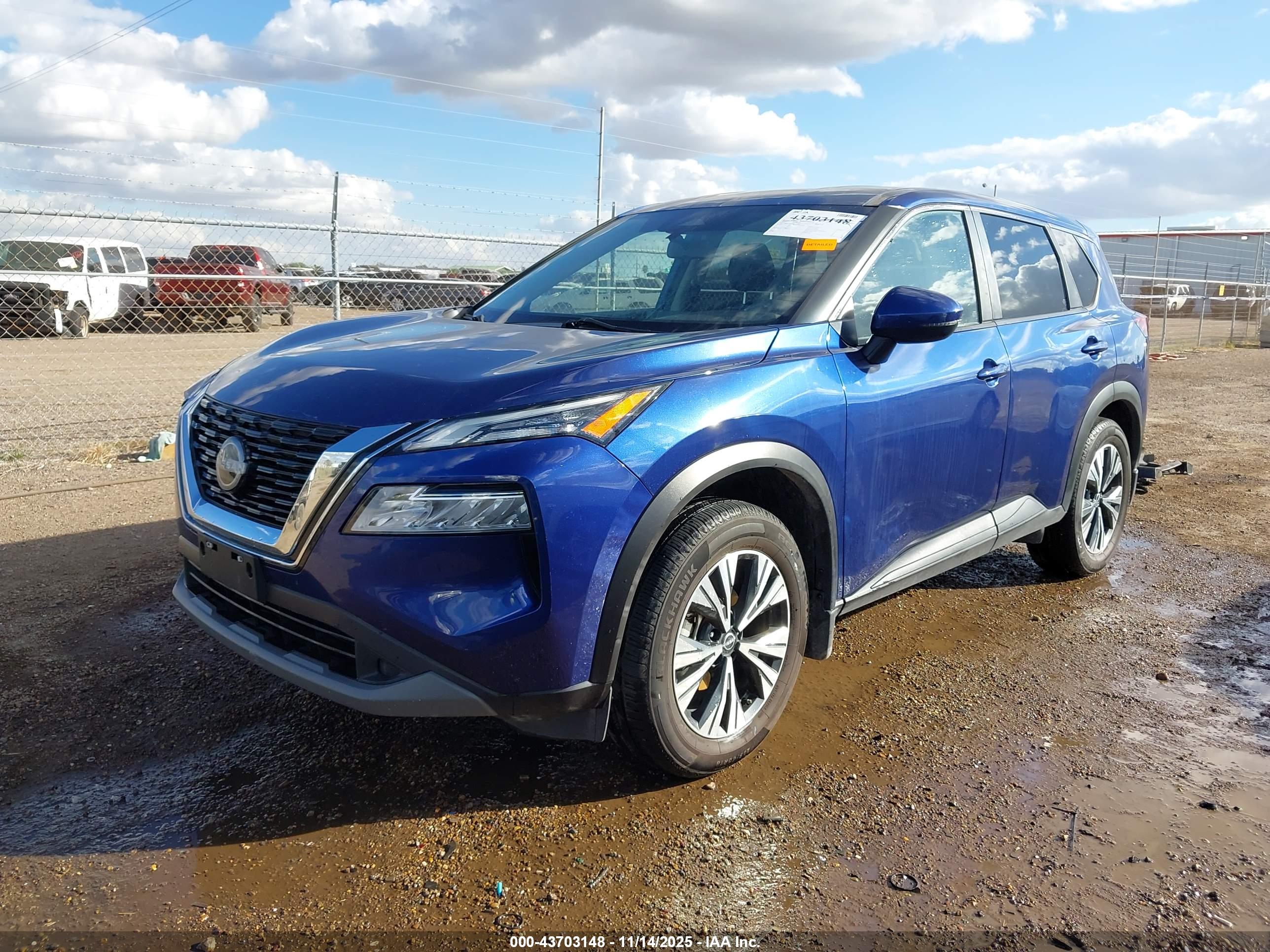 NISSAN ROGUE image 2