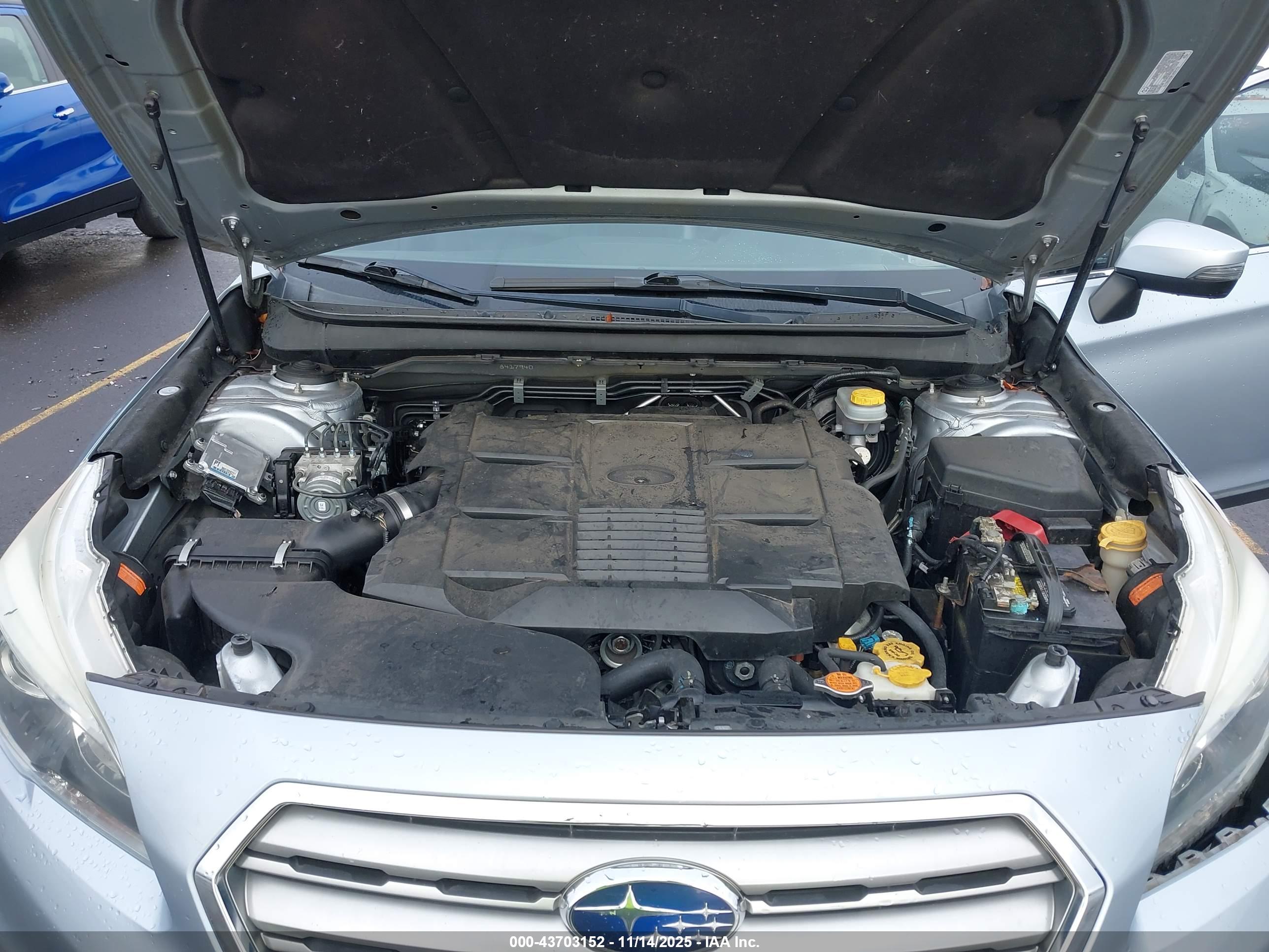 SUBARU OUTBACK image 10